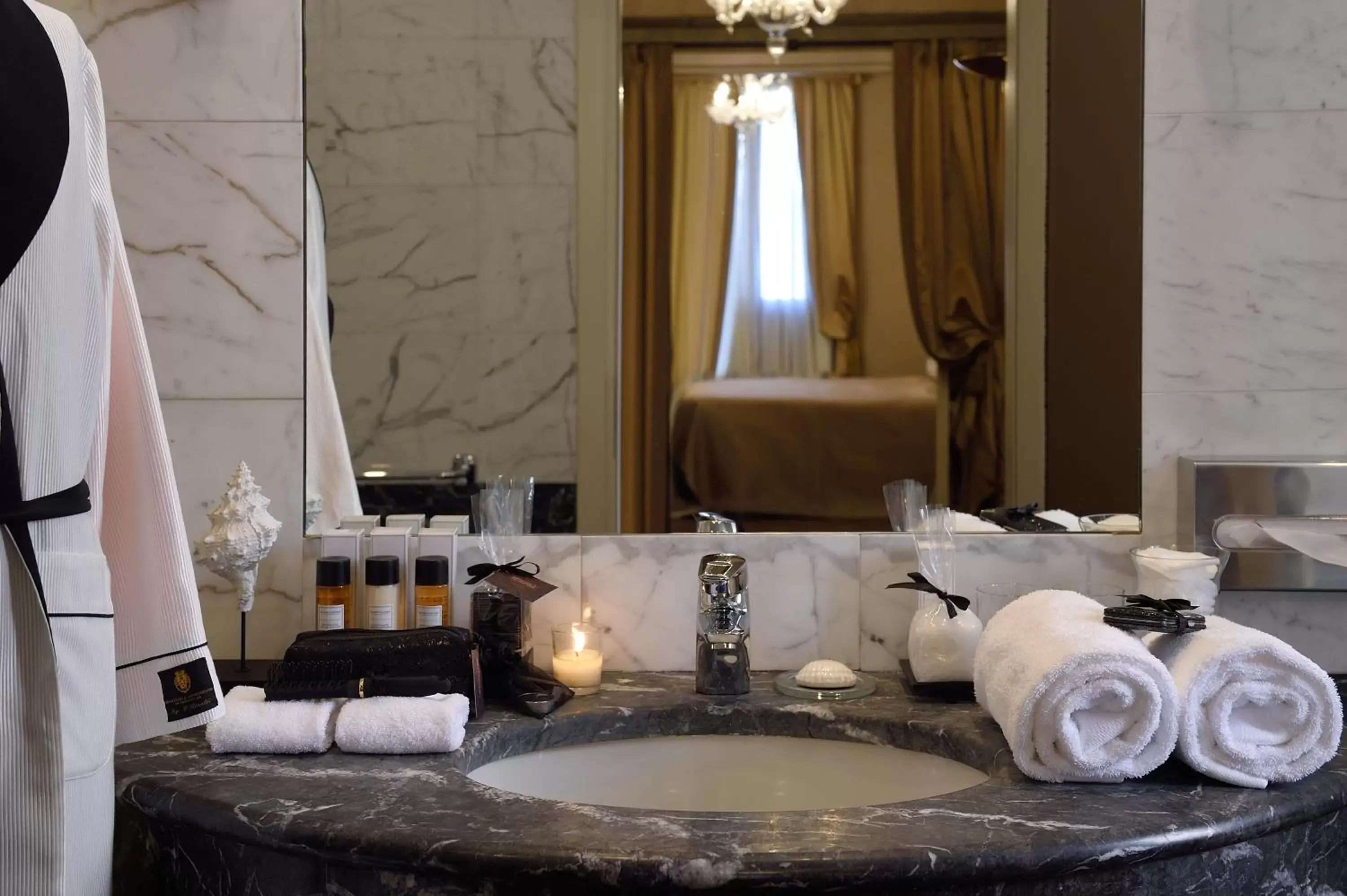 Bathroom in Hotel Metropole Venezia