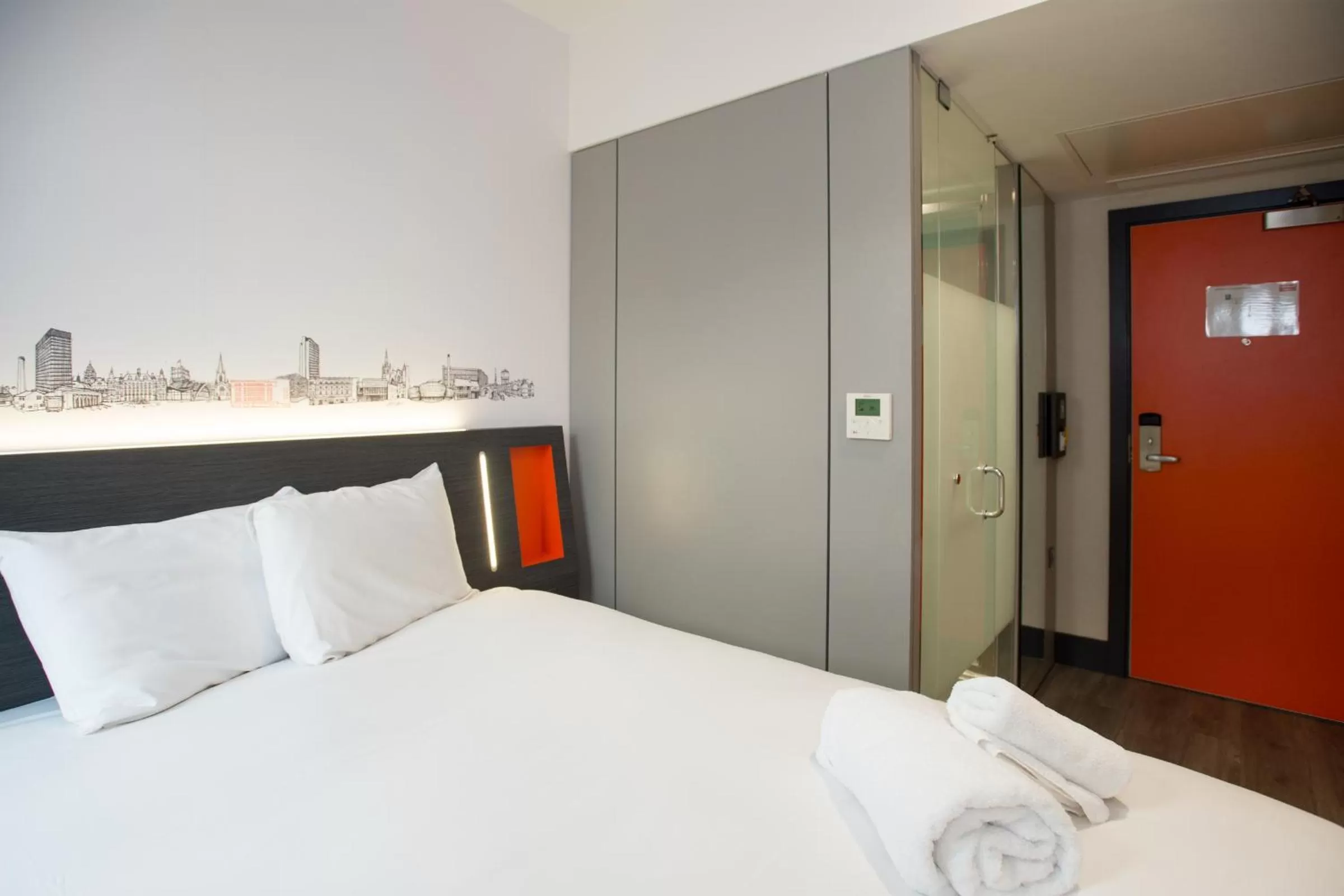Bedroom, Bed in easyHotel Sheffield