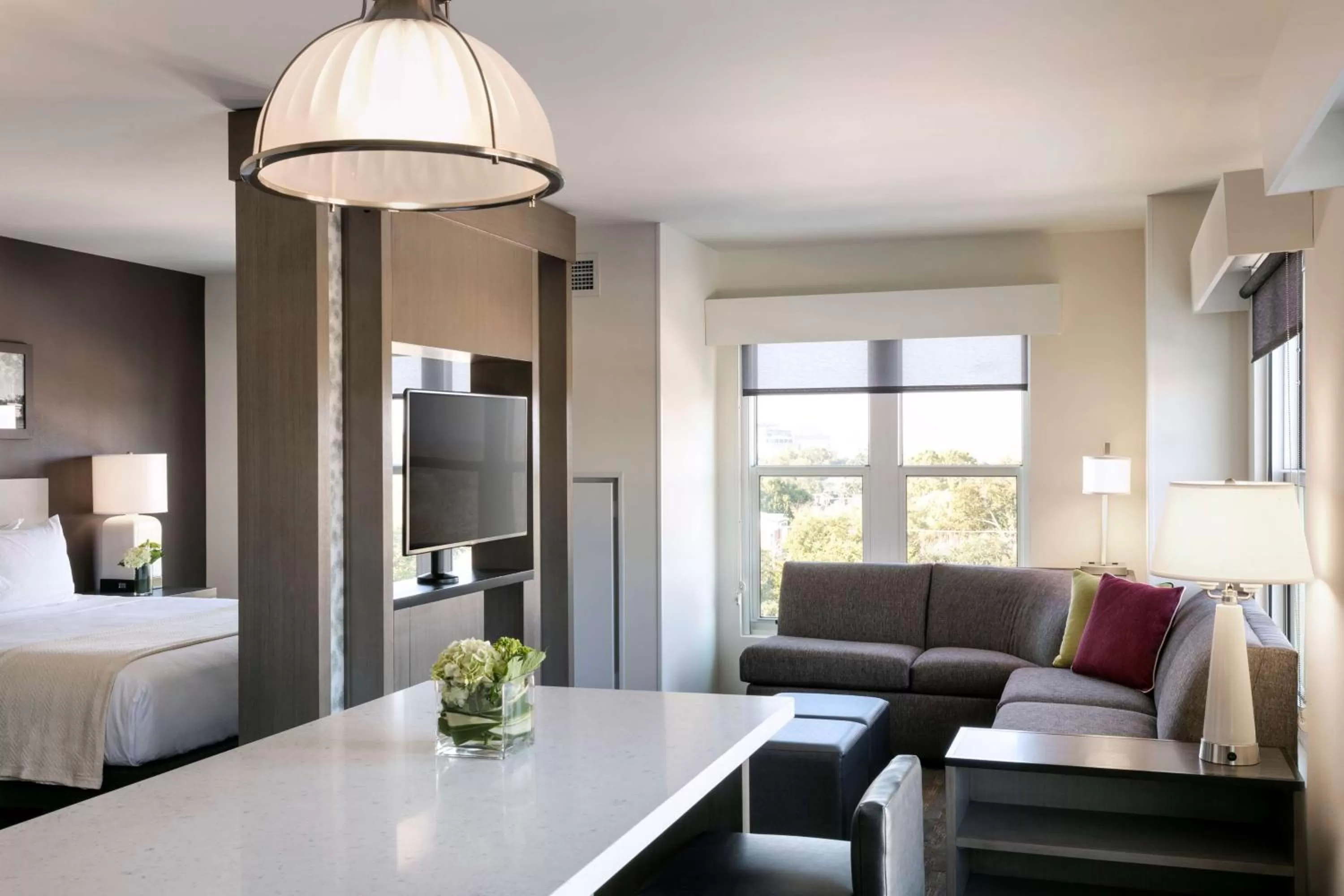 Photo of the whole room, Bed in Hyatt House Charleston - Historic District