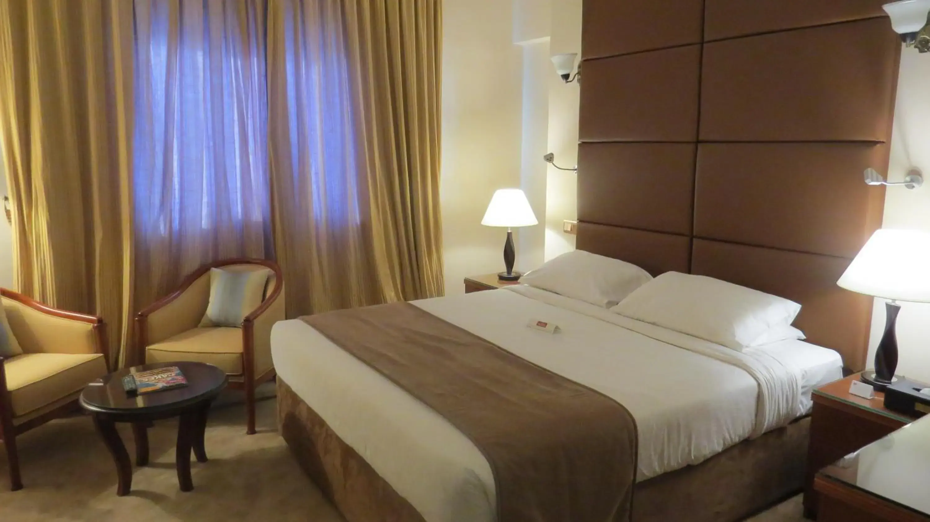 Bedroom, Bed in Al Jawhara Gardens Hotel