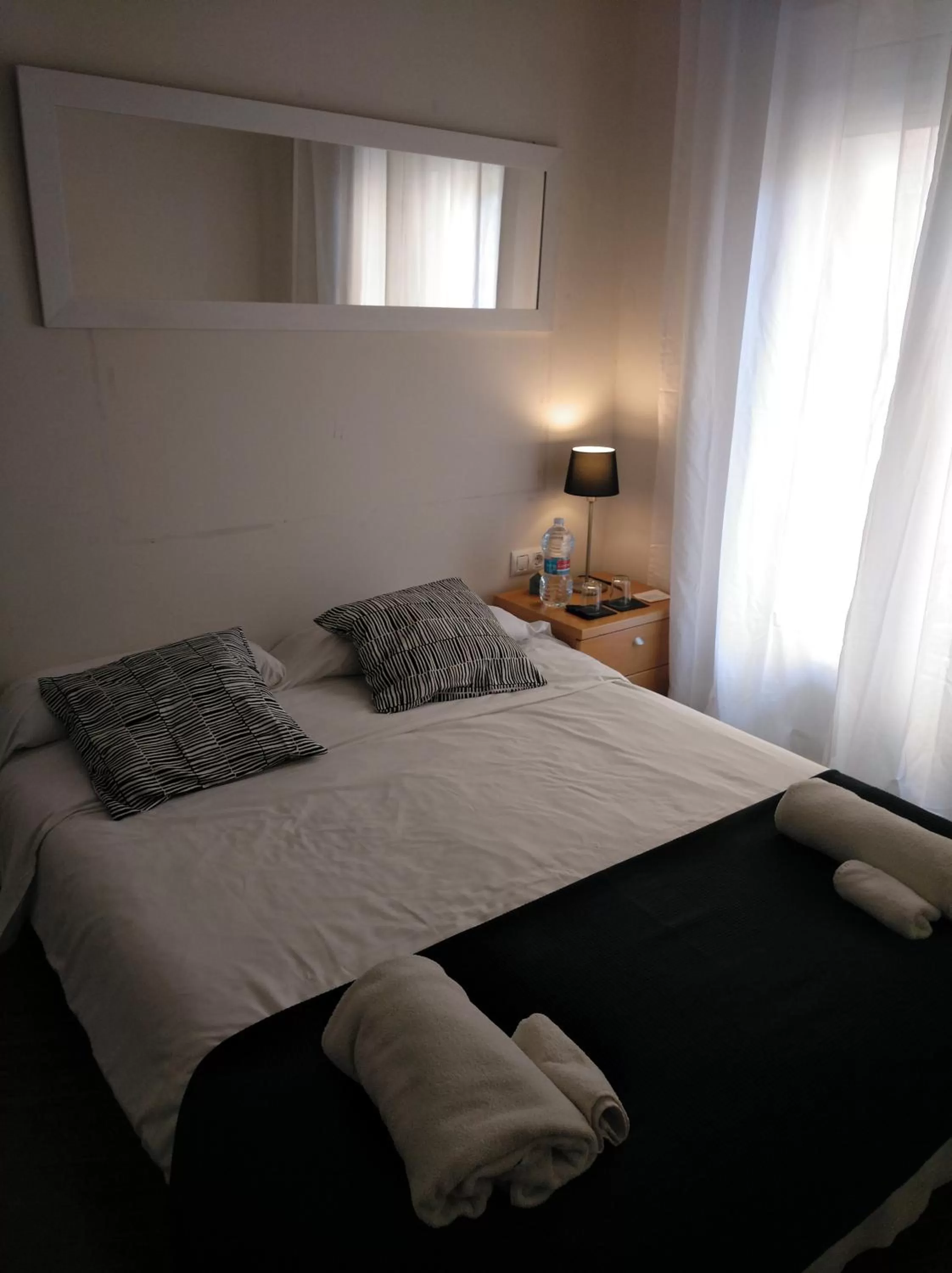 Bedroom, Bed in 7 Moons B&B