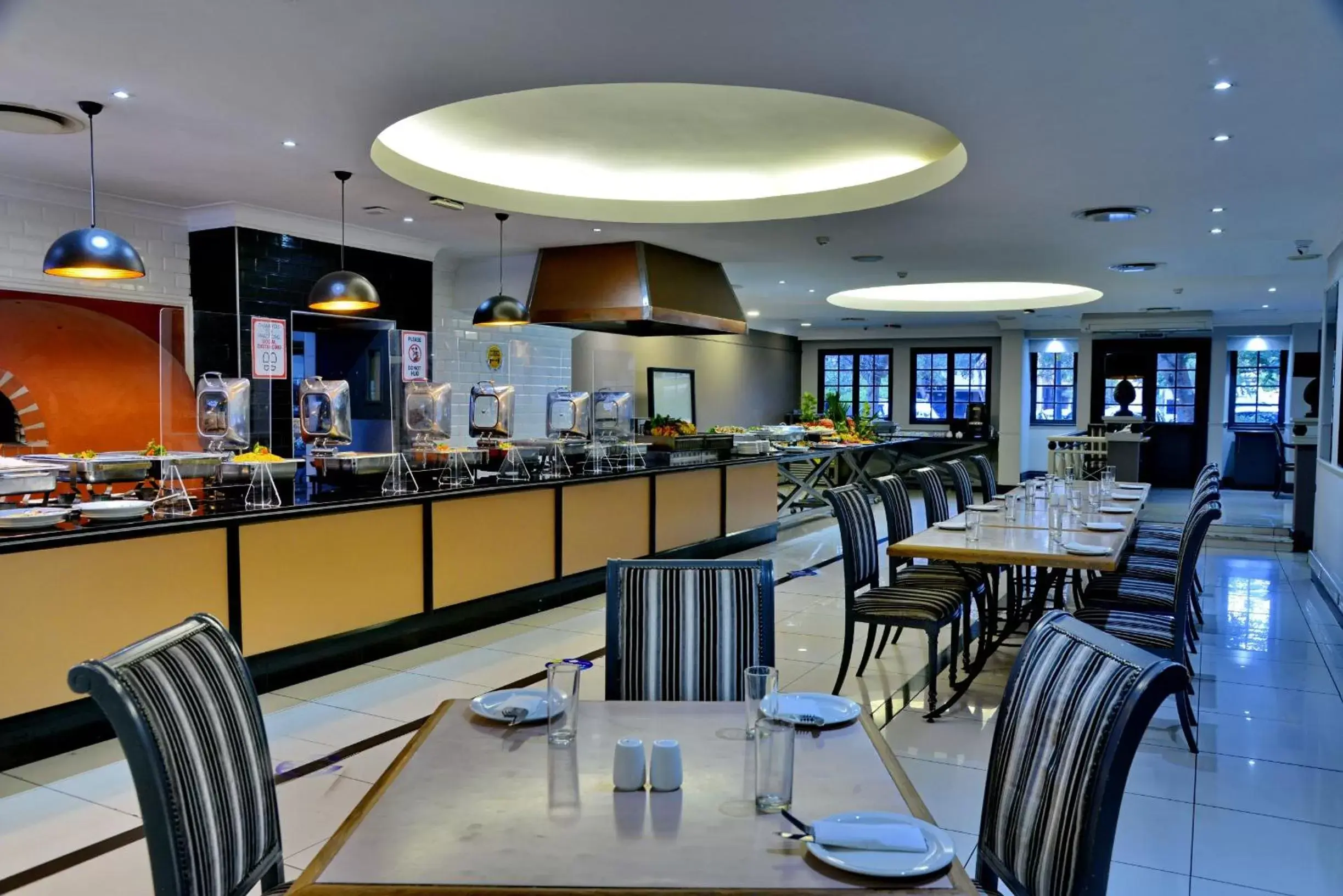 Restaurant/Places to Eat in The Capetonian