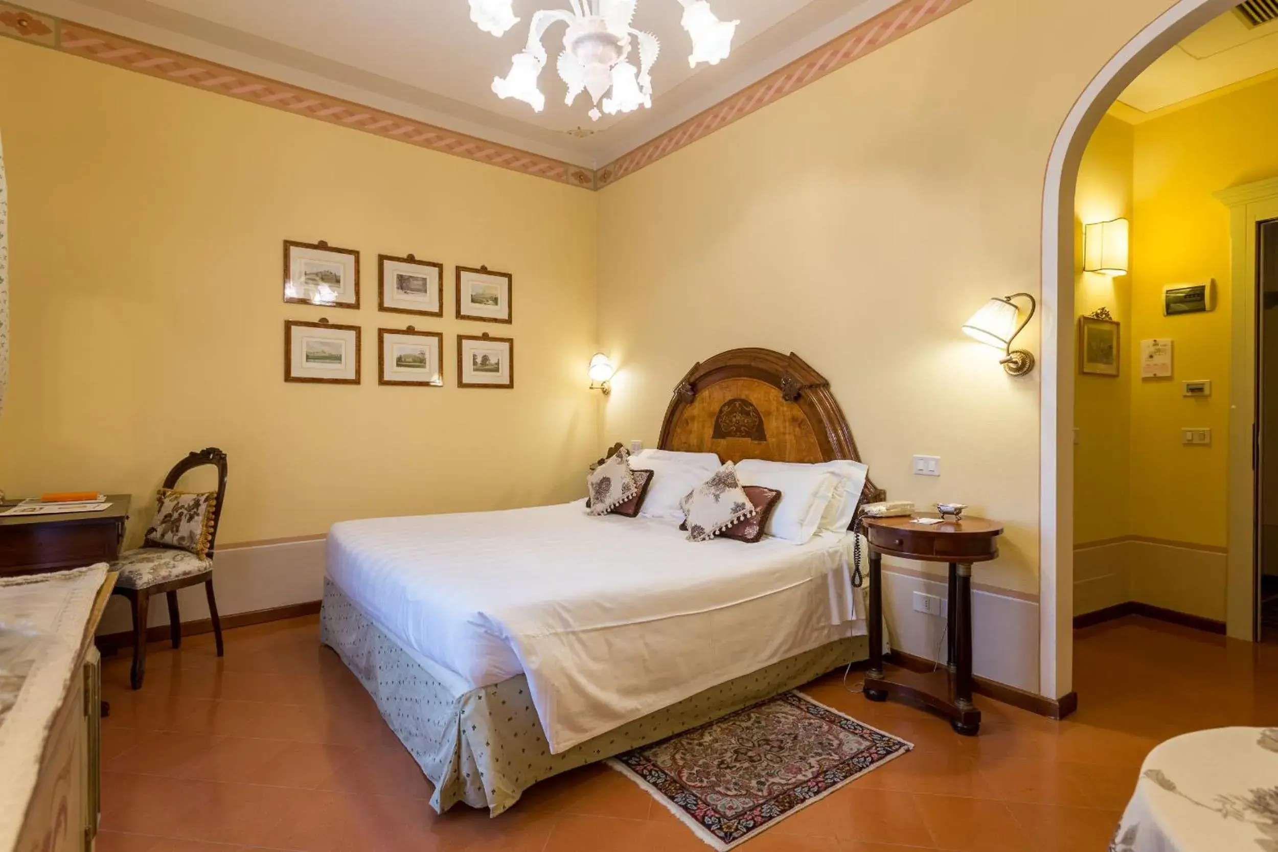 Photo of the whole room, Bed in Hotel Villa Marsili