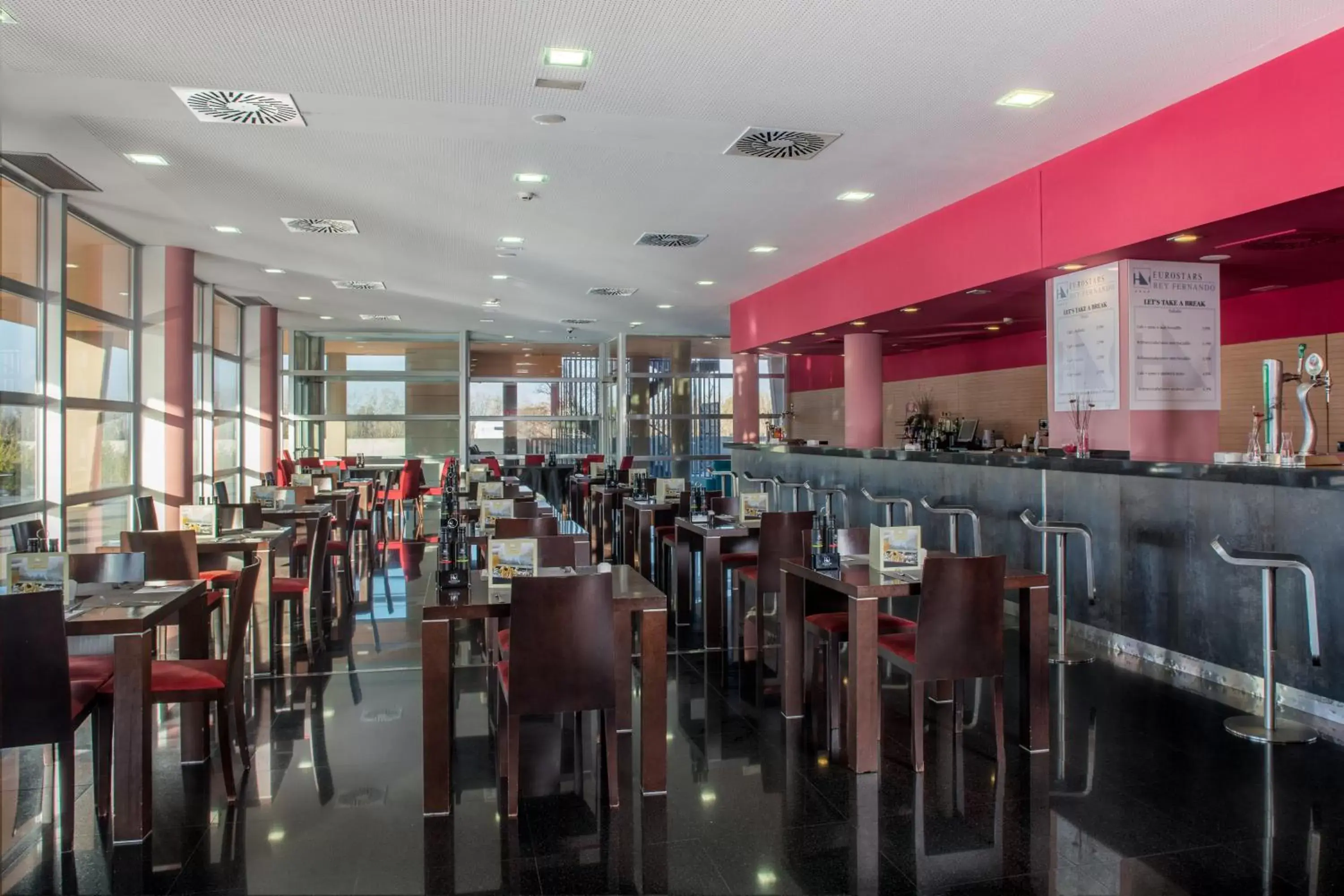 Lounge or bar, Restaurant/Places to Eat in Eurostars Rey Fernando