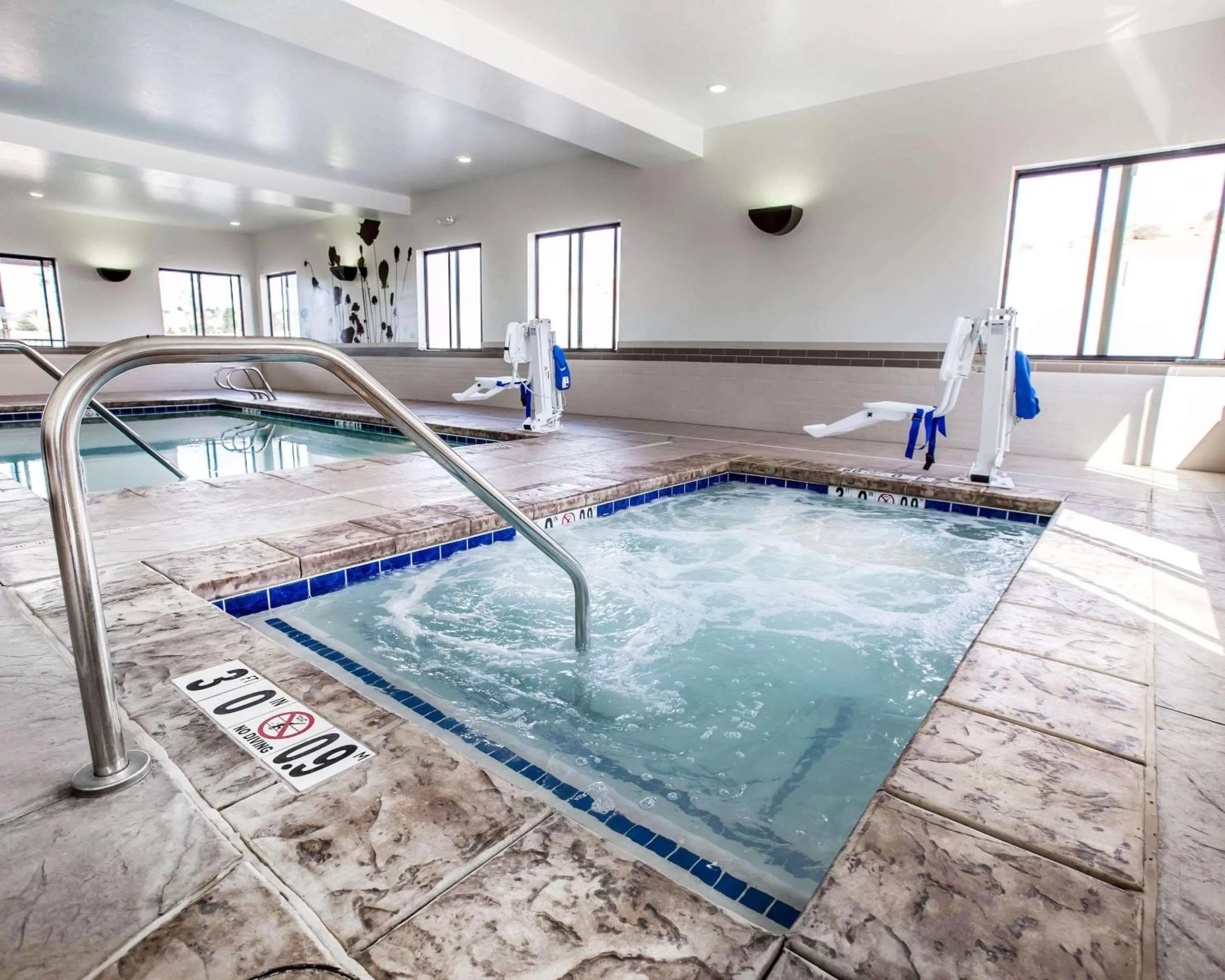 Swimming pool in Sleep Inn & Suites Page at Lake Powell