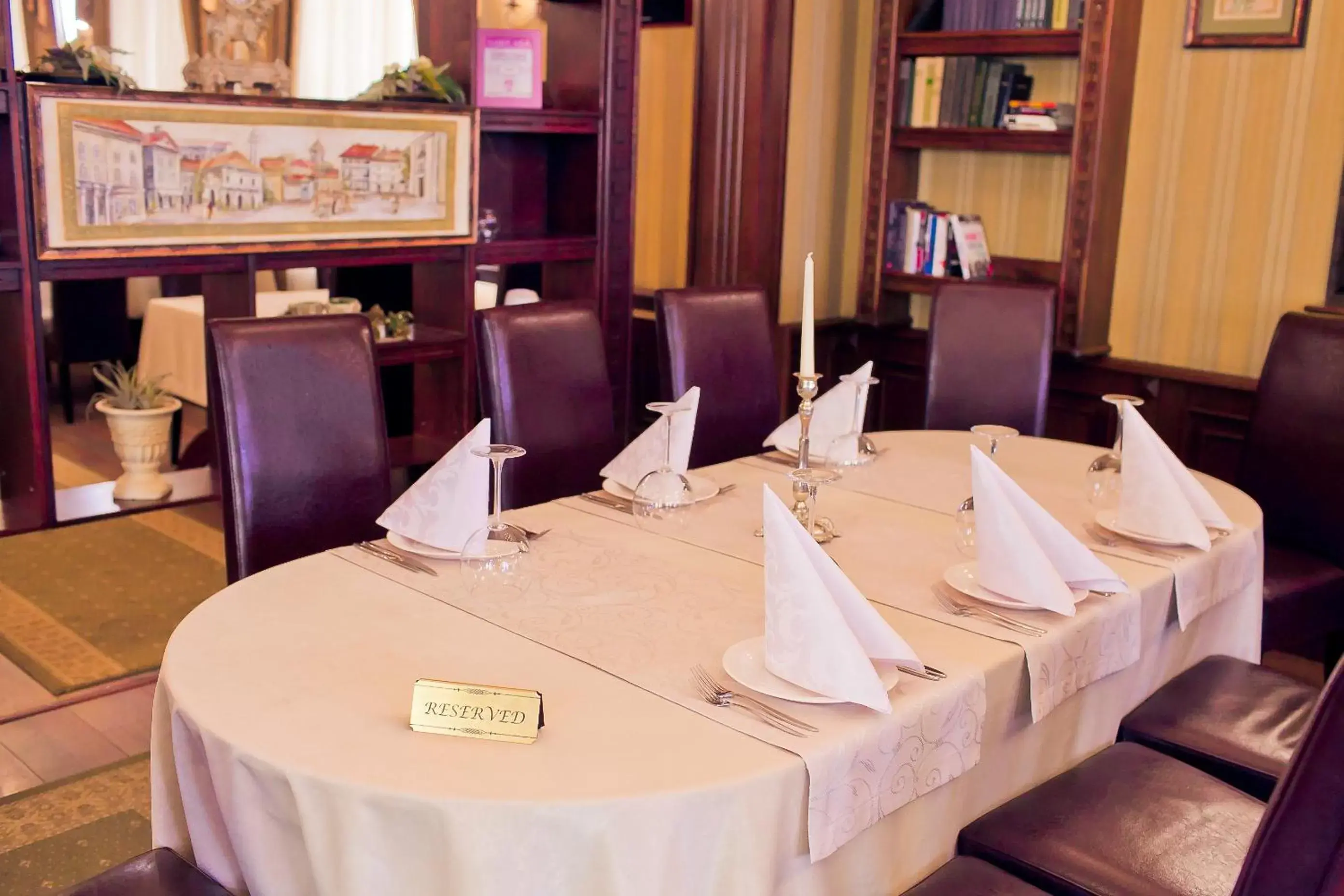 Restaurant/places to eat in VisPas Hotel Restaurant/places to eat in VisPas Hotel