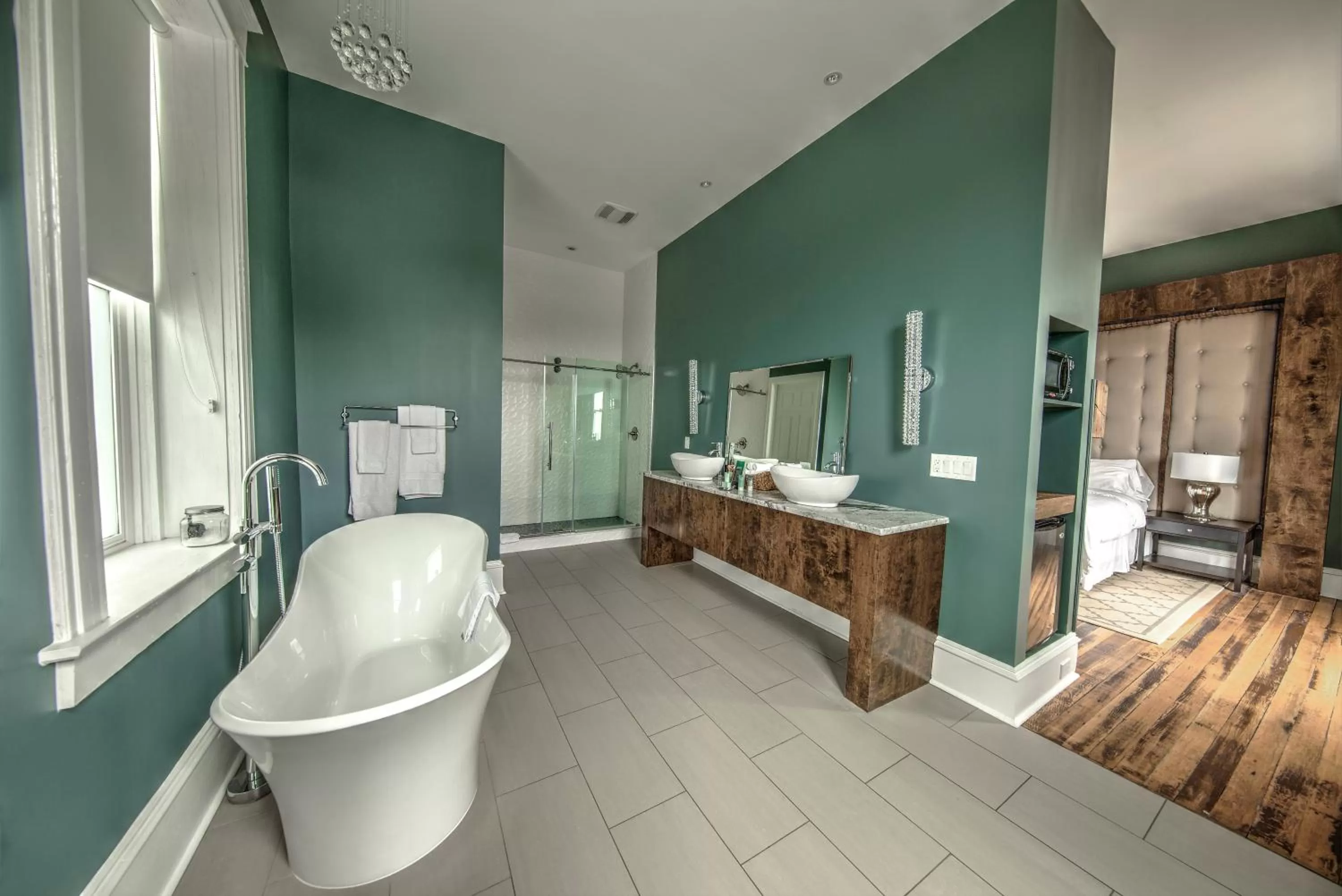 Shower in The Harkness Hotel