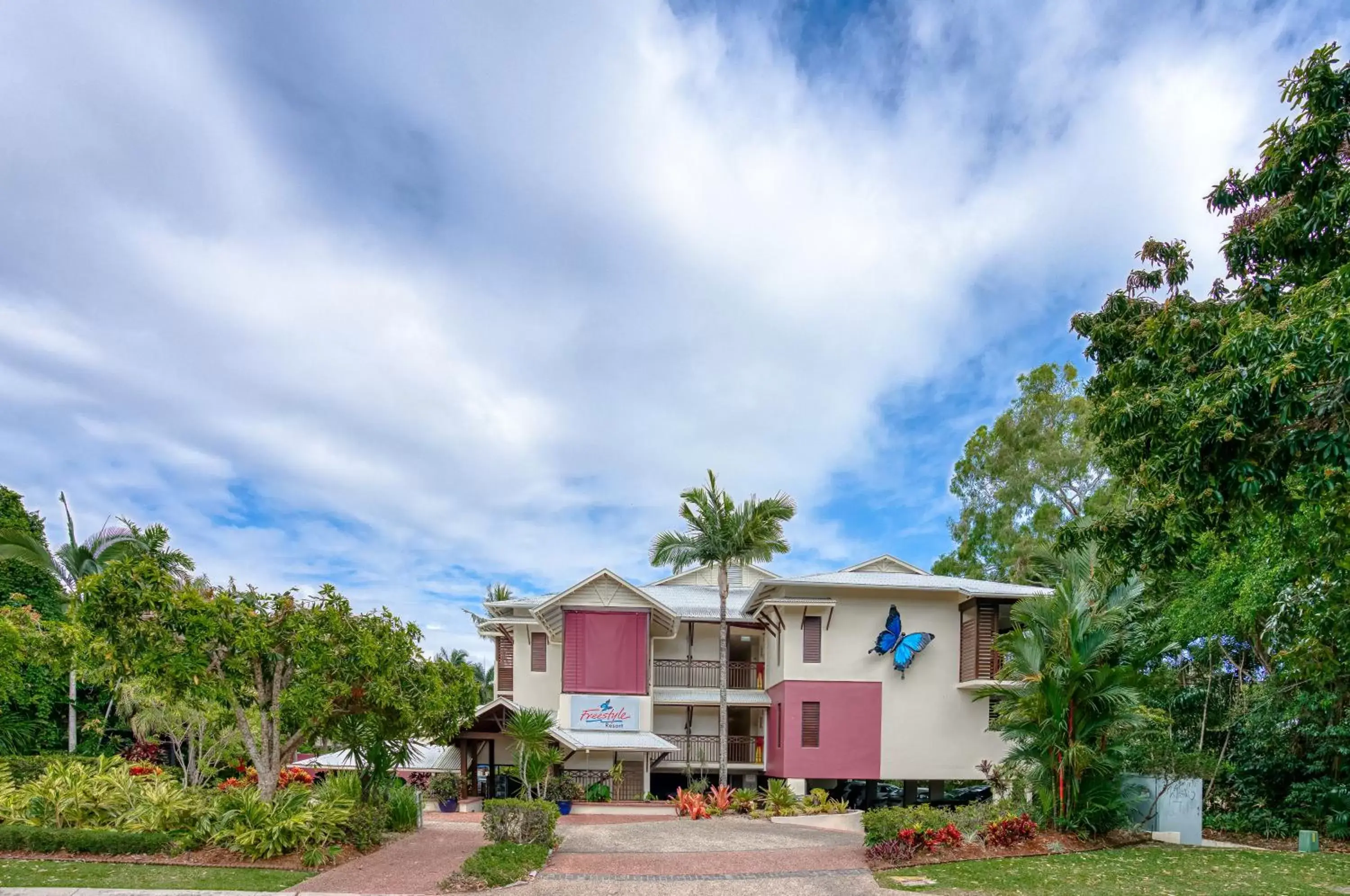 Property building in Freestyle Resort Port Douglas Property building in Freestyle Resort Port Douglas