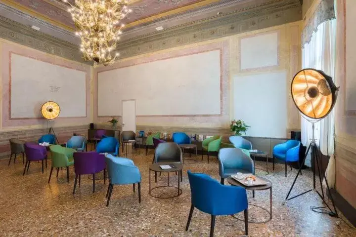Lounge or bar, Restaurant/Places to Eat in Hotel Aquarius Venice-Ascend Hotel Collection