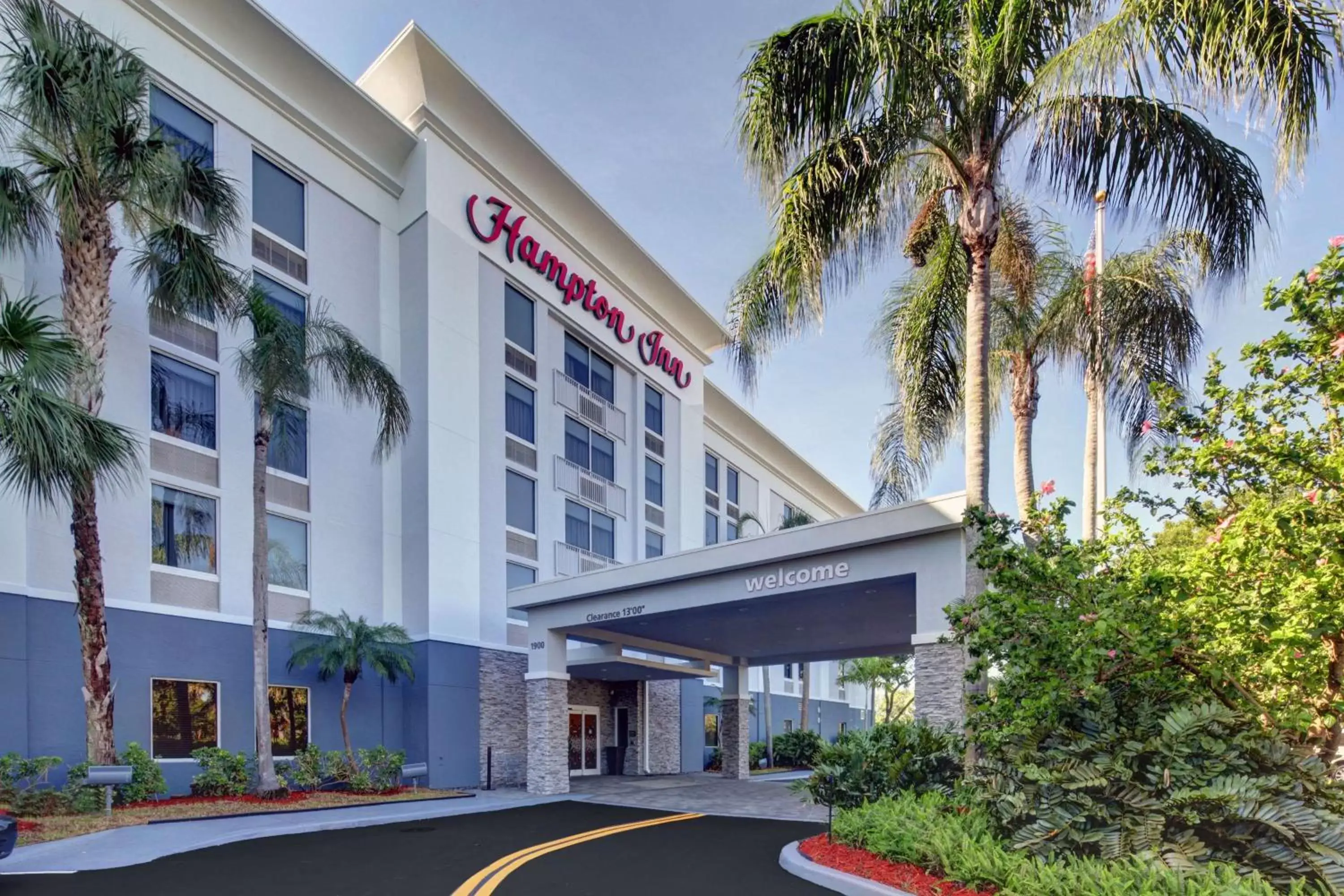 Property Building in Hampton Inn Pembroke Pines