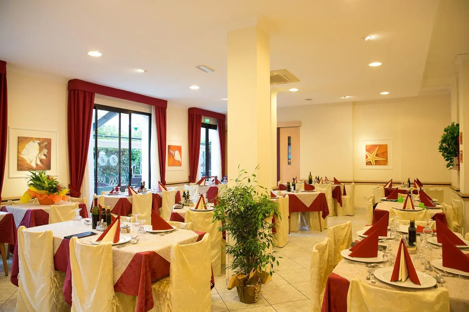 Restaurant/Places to Eat in Albergo Vittoria