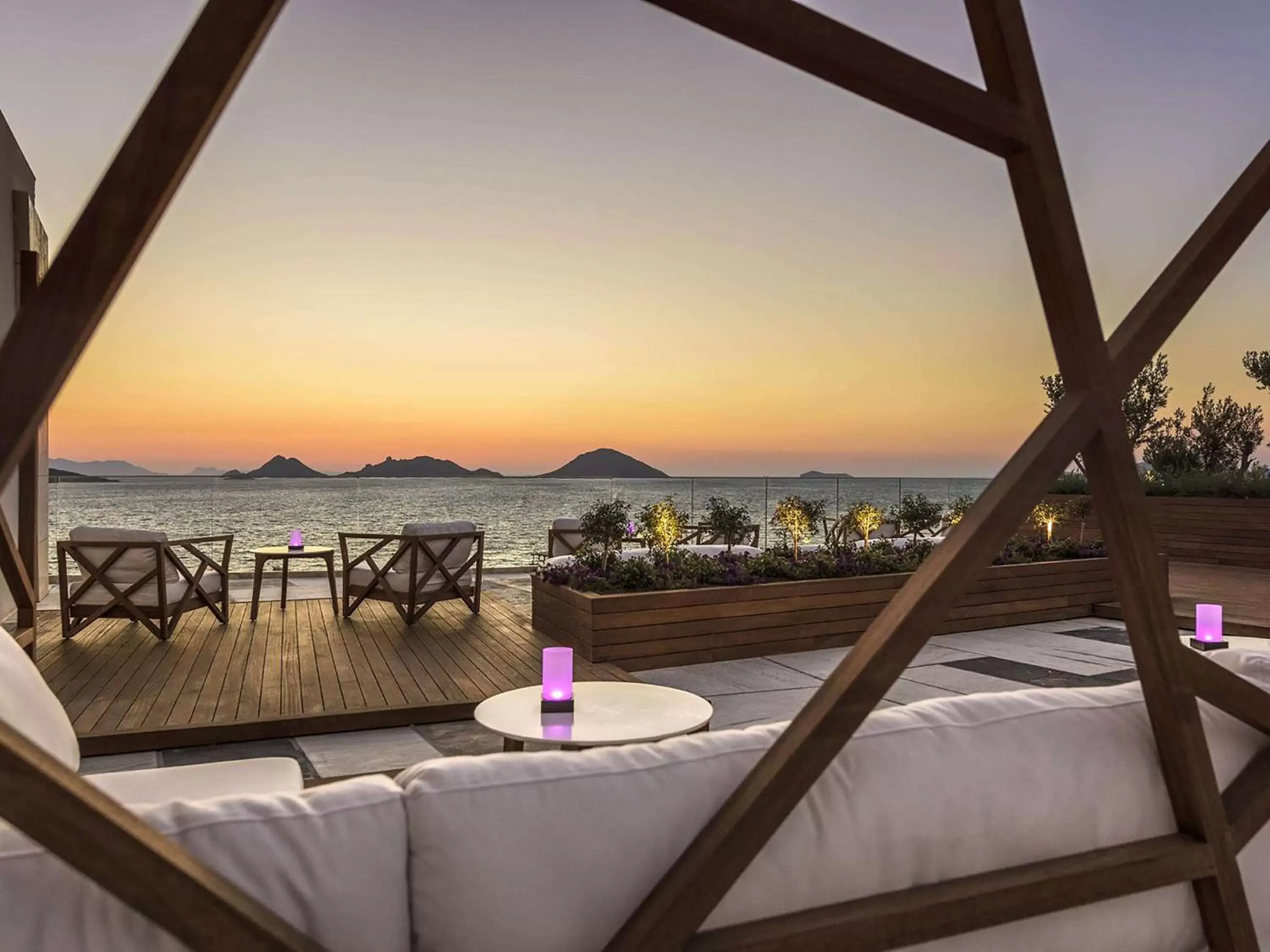 Lounge or bar in Swissôtel Resort Bodrum Beach