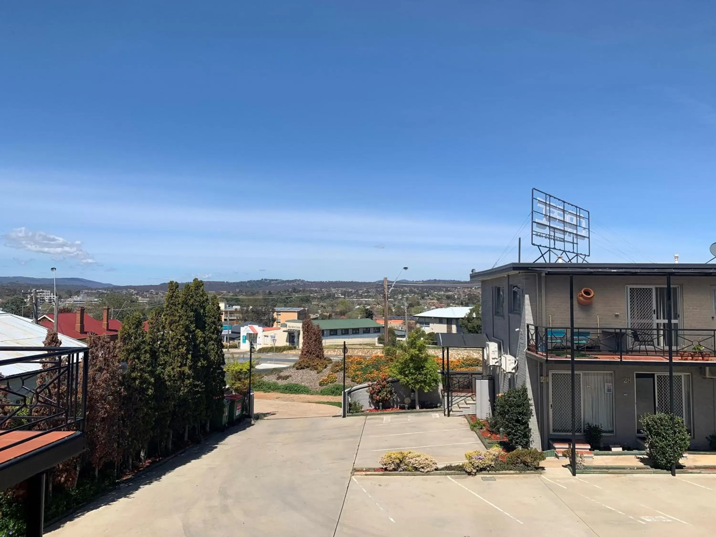 Balcony/Terrace in Crest Motor Inn