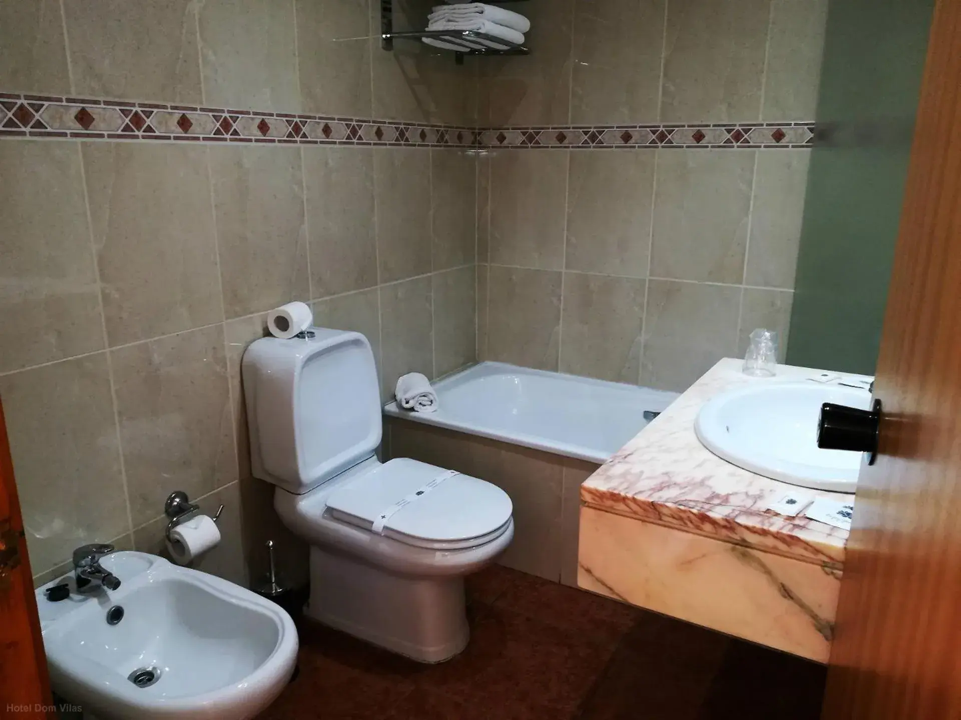 Toilet, Bathroom in Hotel Dom Vilas