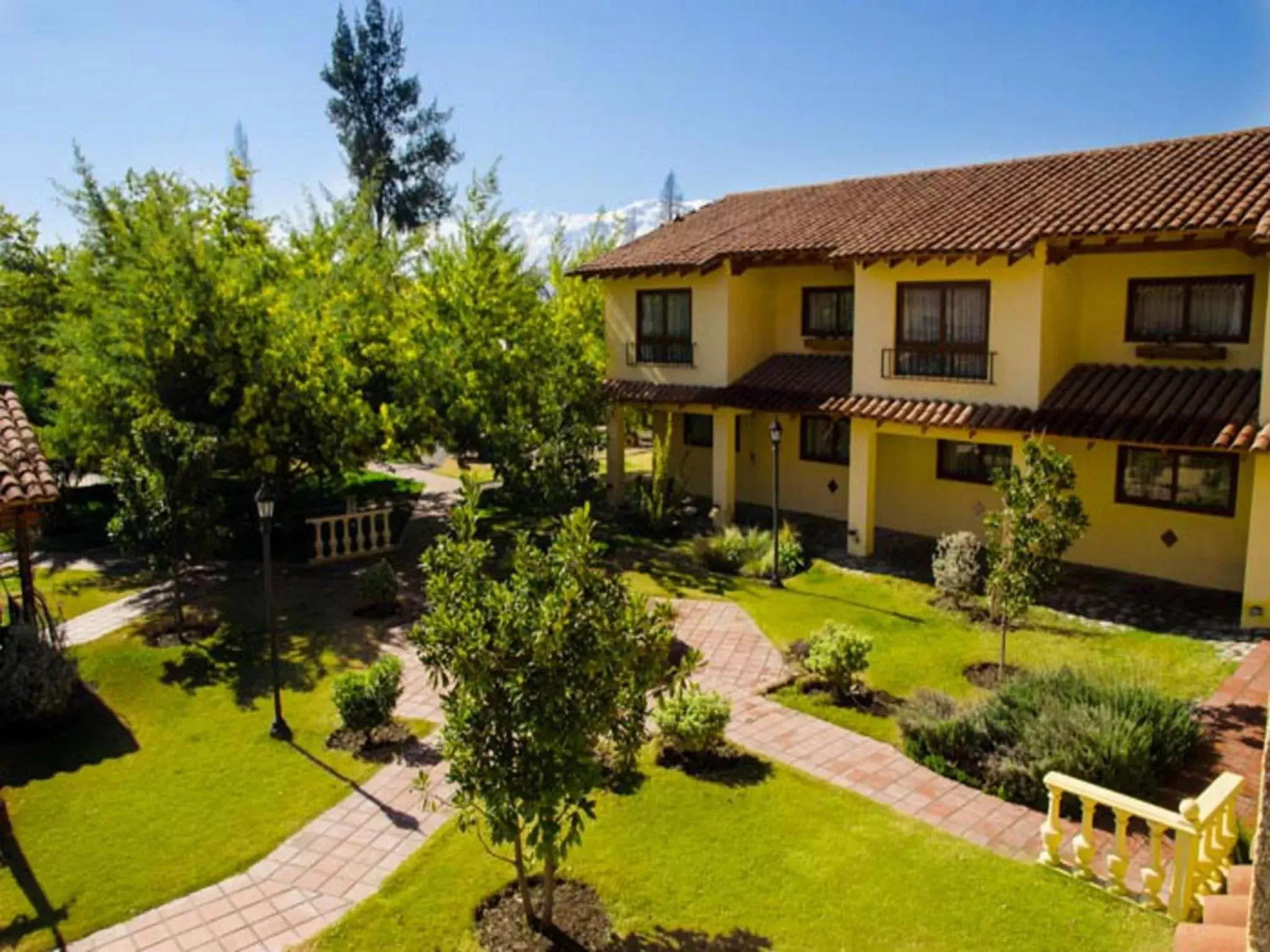 Garden, Property Building in Howard Johnson Hotel Rinconada de Los Andes