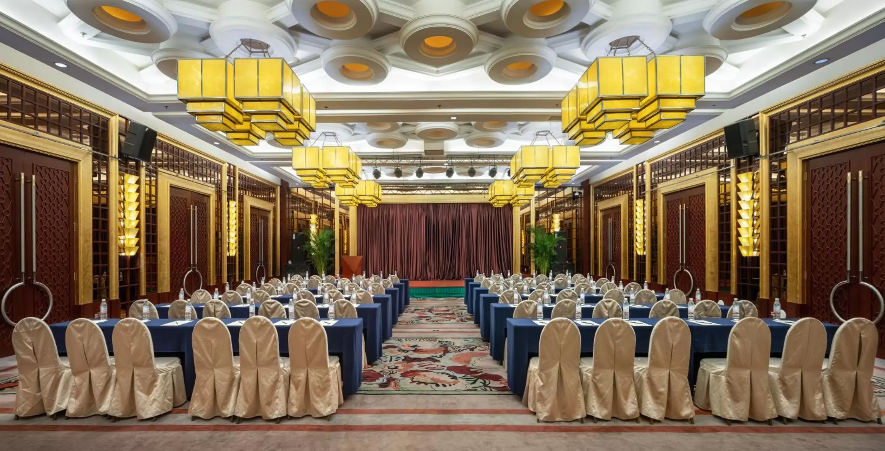 Seating area, Banquet Facilities in Chengdu Tianfu Sunshine Hotel