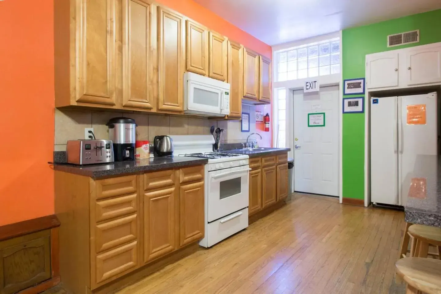 Kitchen or kitchenette in Wrigley Hostel