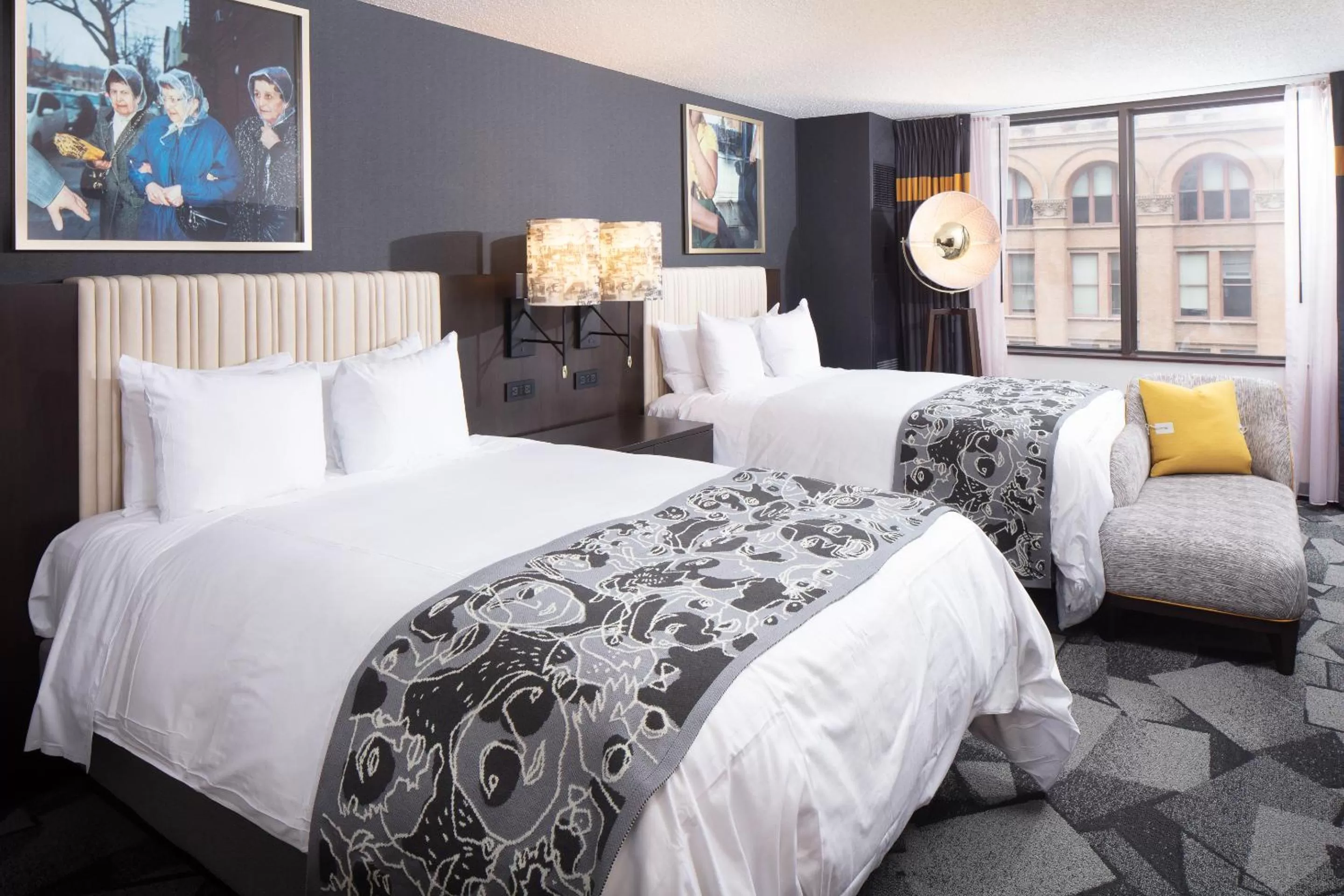 Bed in Saint Kate - The Arts Hotel