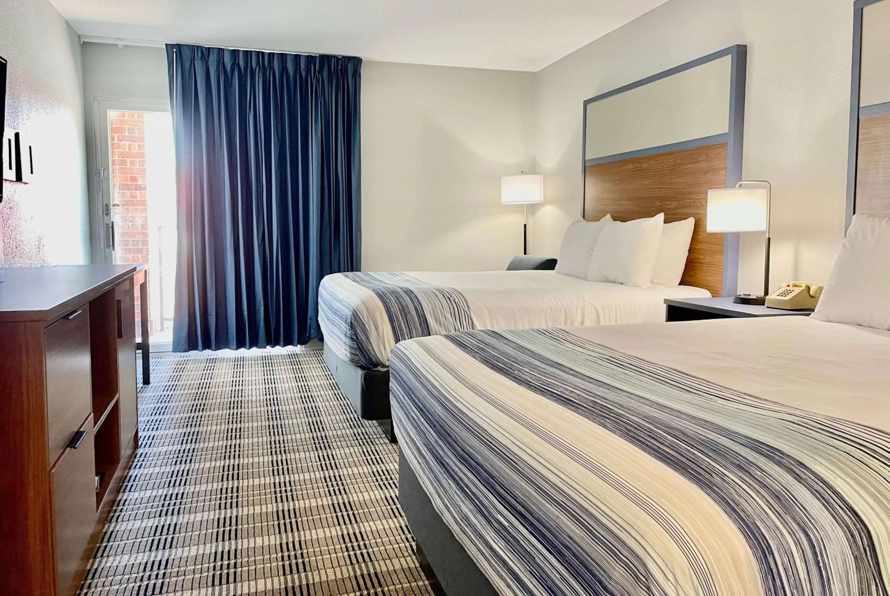 Bedroom, Bed in AmericInn by Wyndham Branson & Conference Center