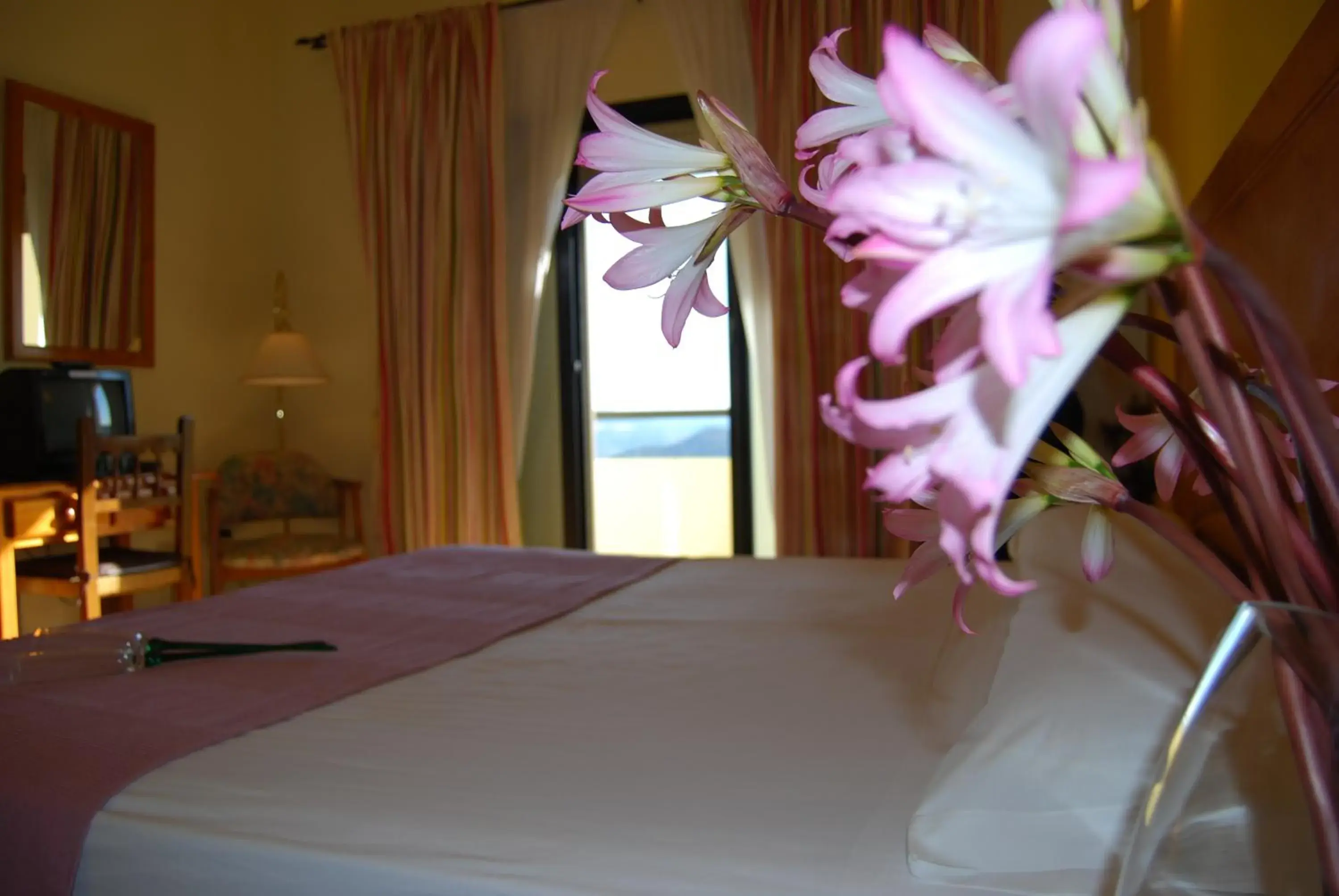 Bedroom, Bed in Hotel Los Templarios Bedroom, Bed in Hotel Los Templarios