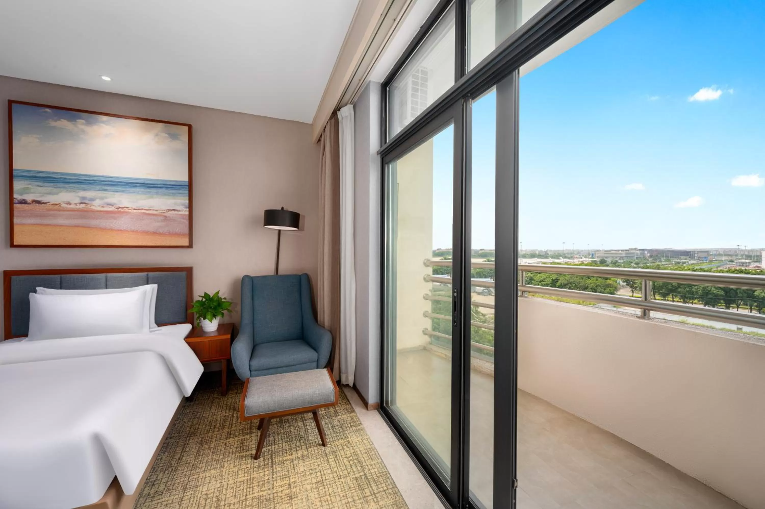 Balcony/Terrace, Bed in Ausotel Smart Baiyun International Airport T2