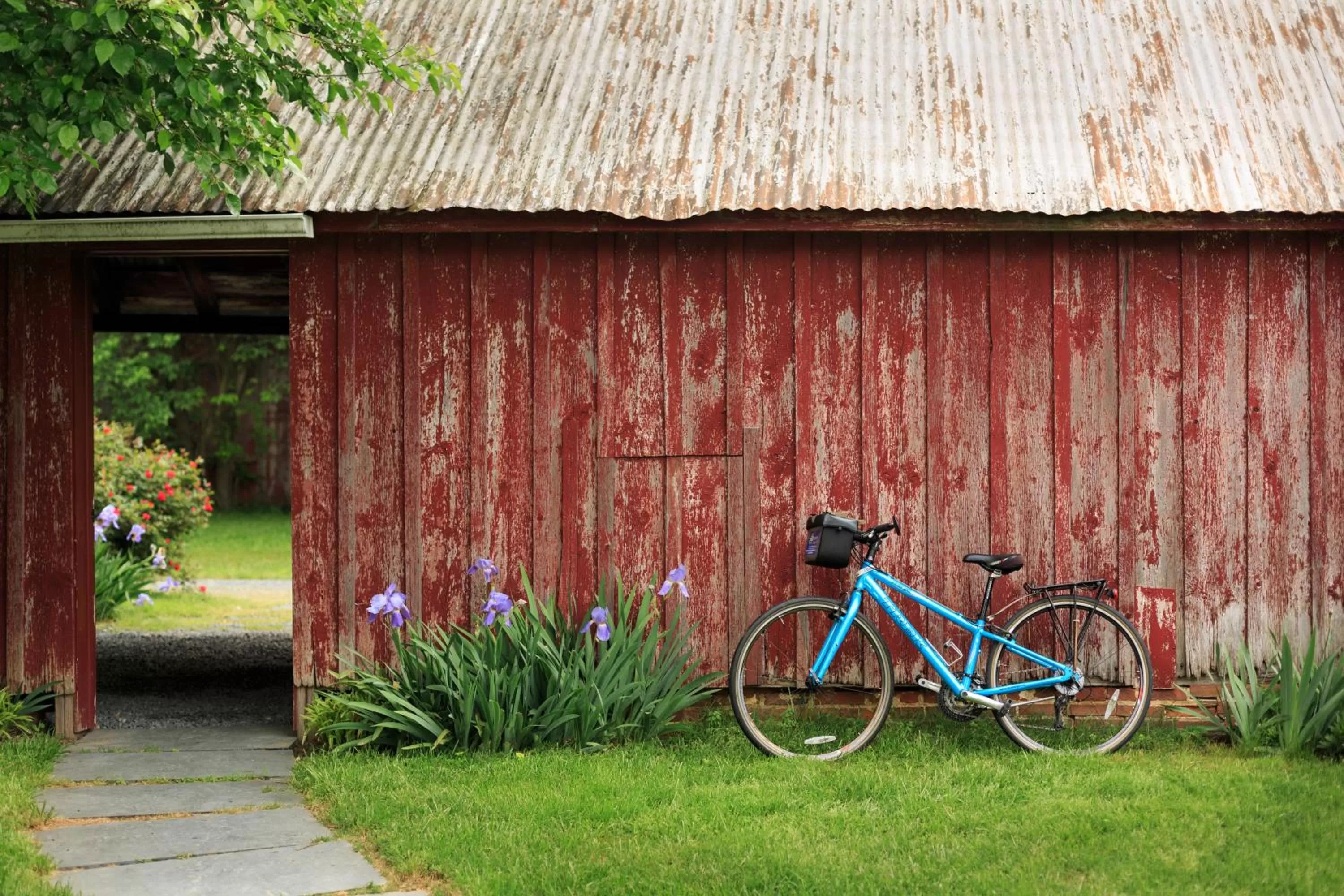 Cycling, Garden in Brampton Bed and Breakfast Inn