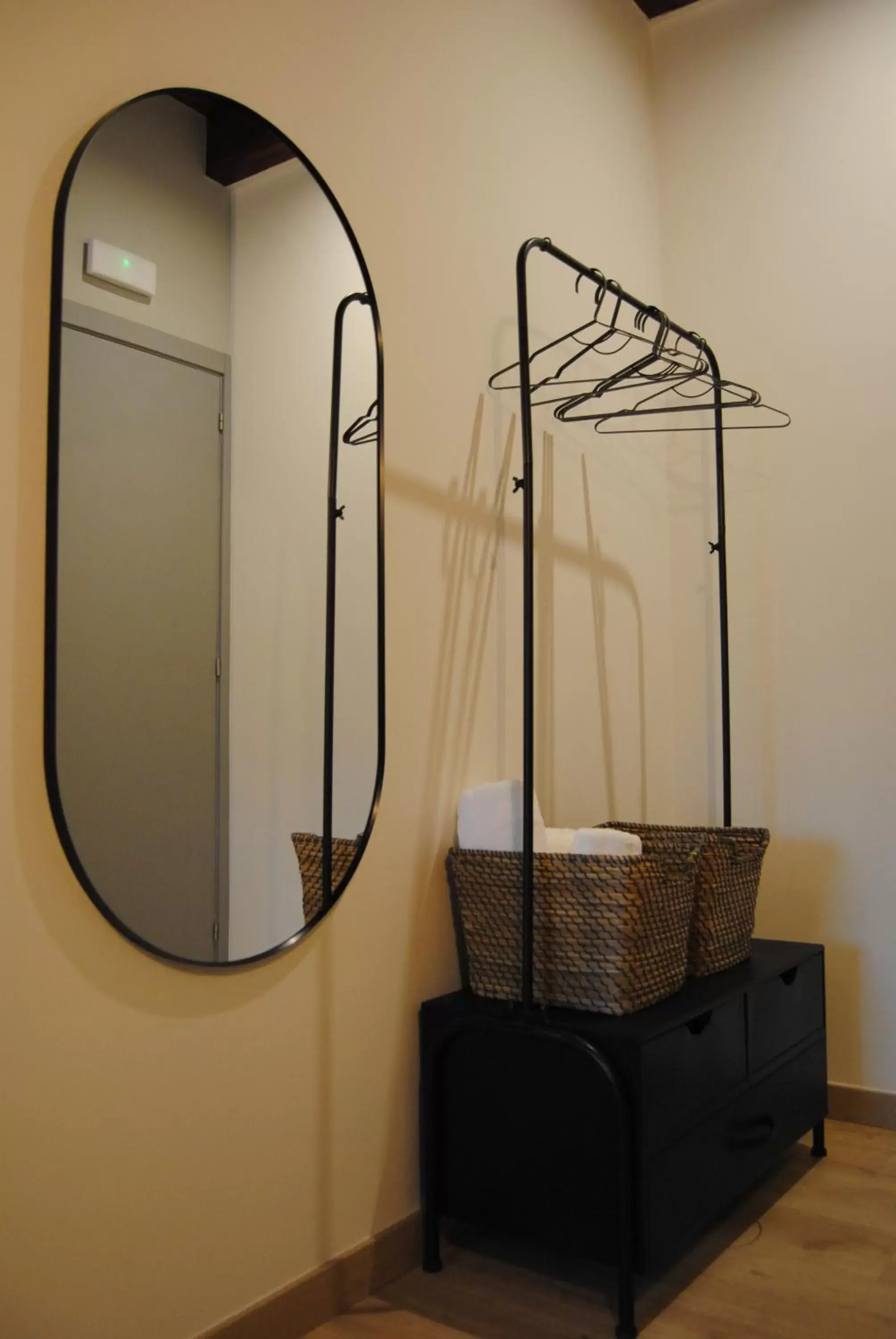 wardrobe, Bathroom in Hotel a Ecogranxa