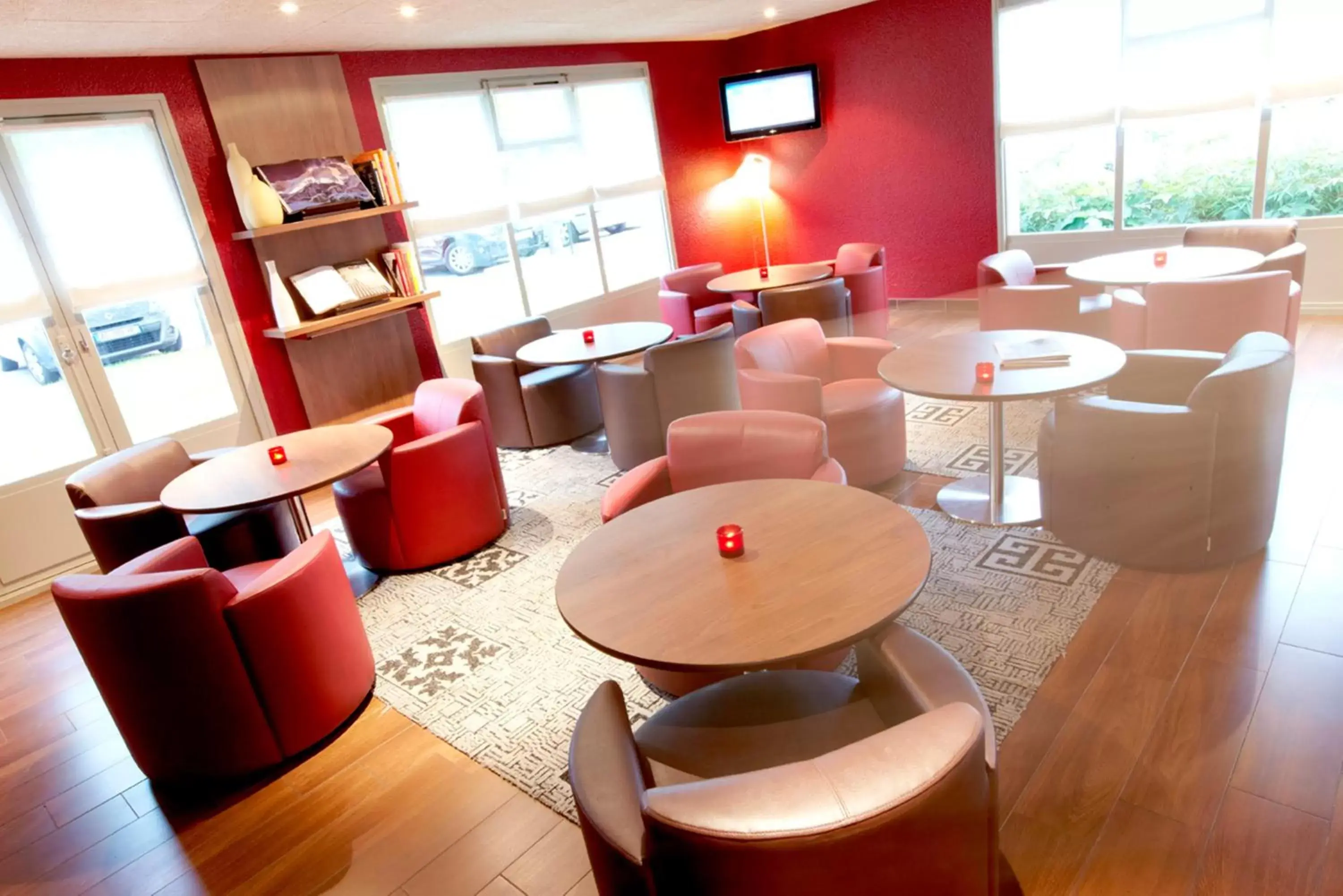 Lounge or bar, Lounge/Bar in Campanile Lille Nord Wasquehal