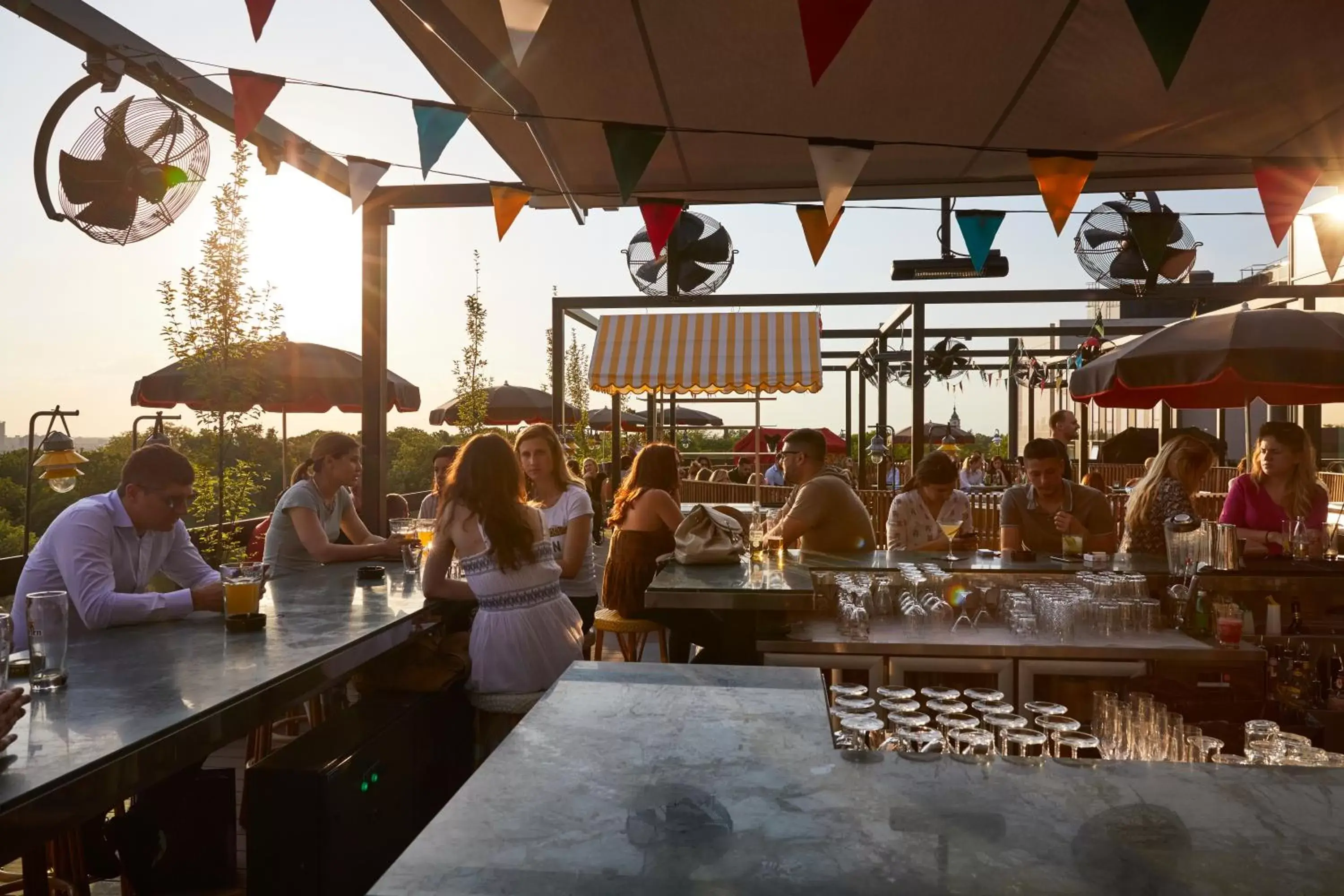 Patio, Restaurant/Places to Eat in Mama Shelter Belgrade