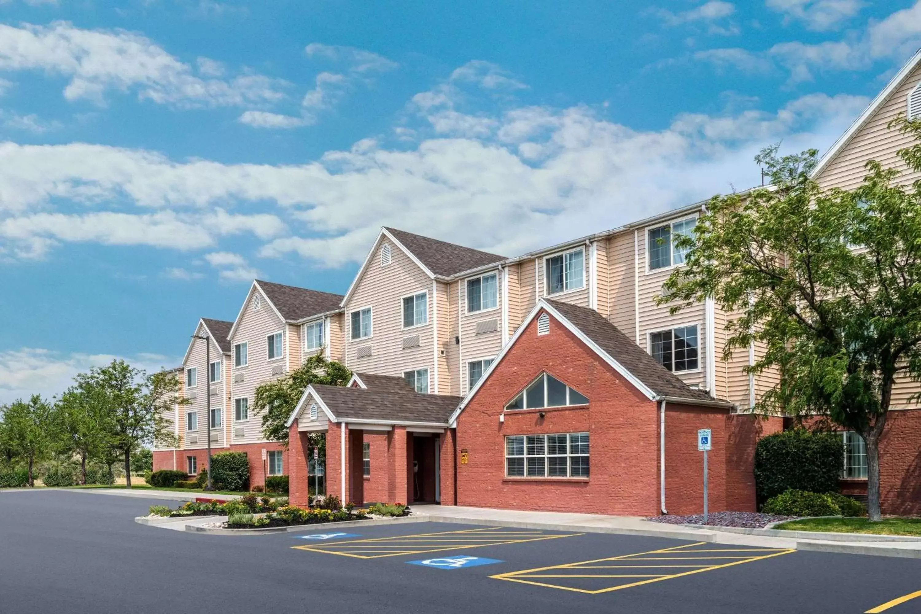 Property building in Microtel Inn & Suites by Wyndham Salt Lake City Airport Property building in Microtel Inn & Suites by Wyndham Salt Lake City Airport