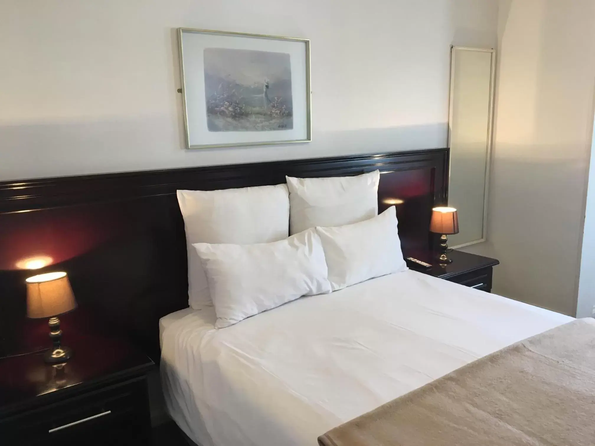 Bedroom, Room Photo in Savoy Hotel Kimberley