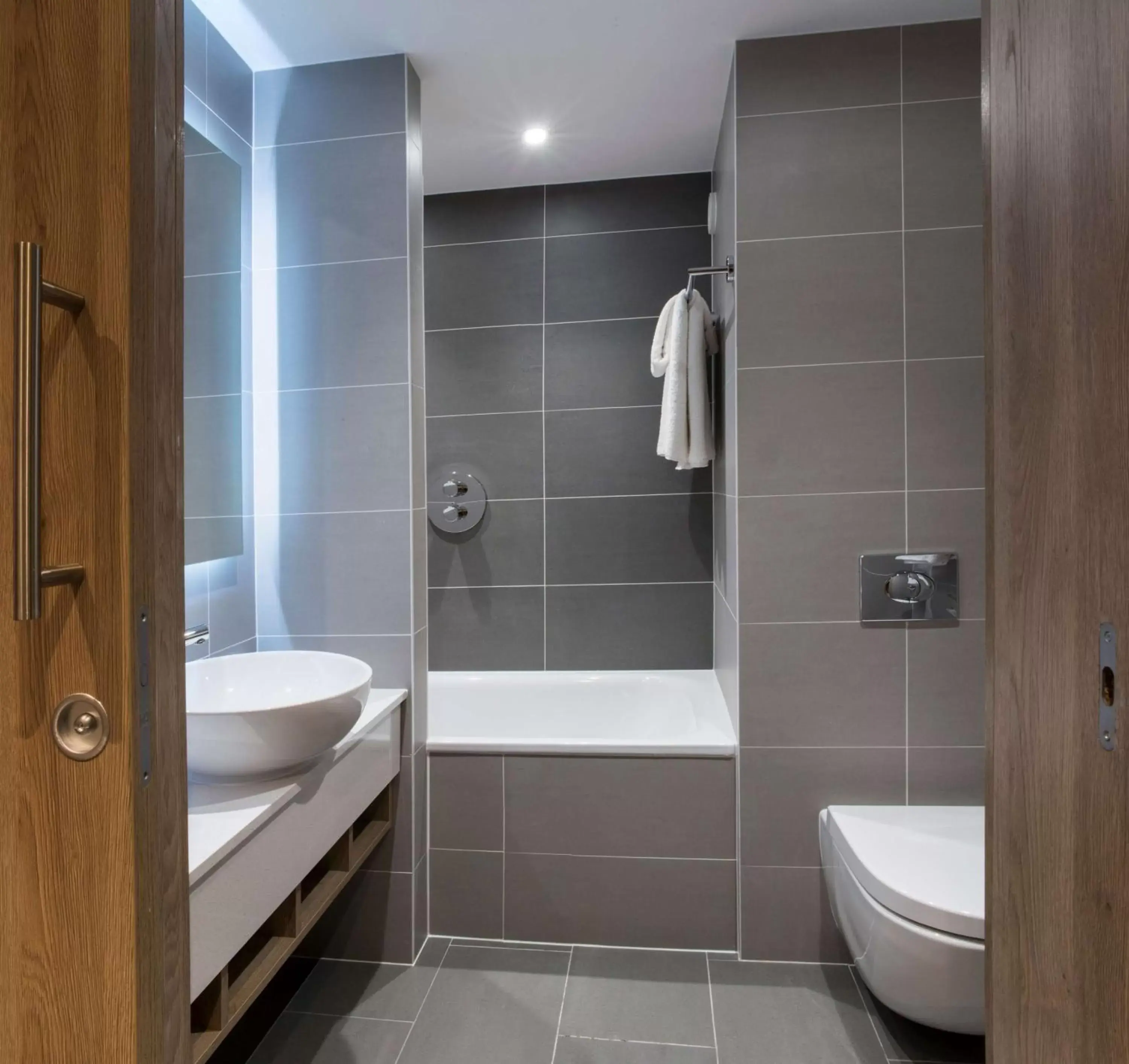 Toilet, Bathroom in Hilton Garden Inn Manchester Emirates Old Trafford