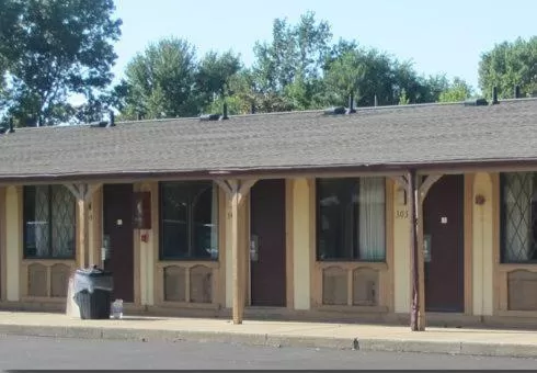 Property building in Kensington Inn - Howell