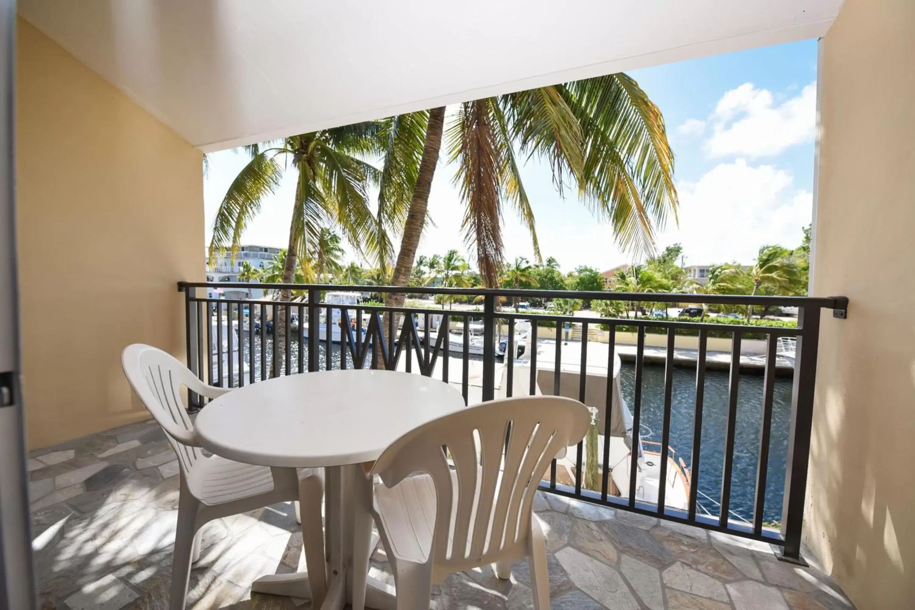 Balcony/Terrace in Waterside Suites and Marina