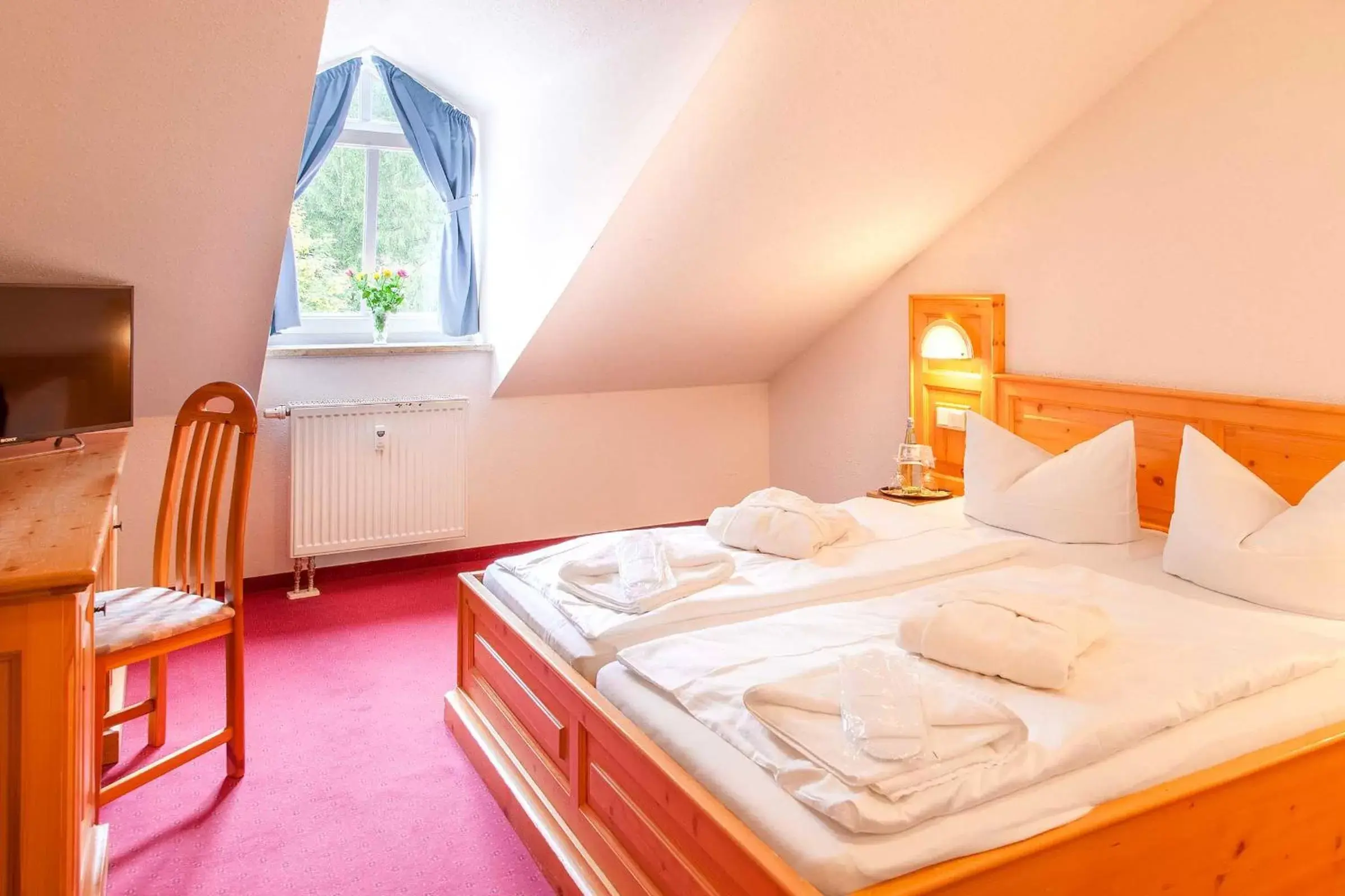 Bed in Hotel Ahornhof