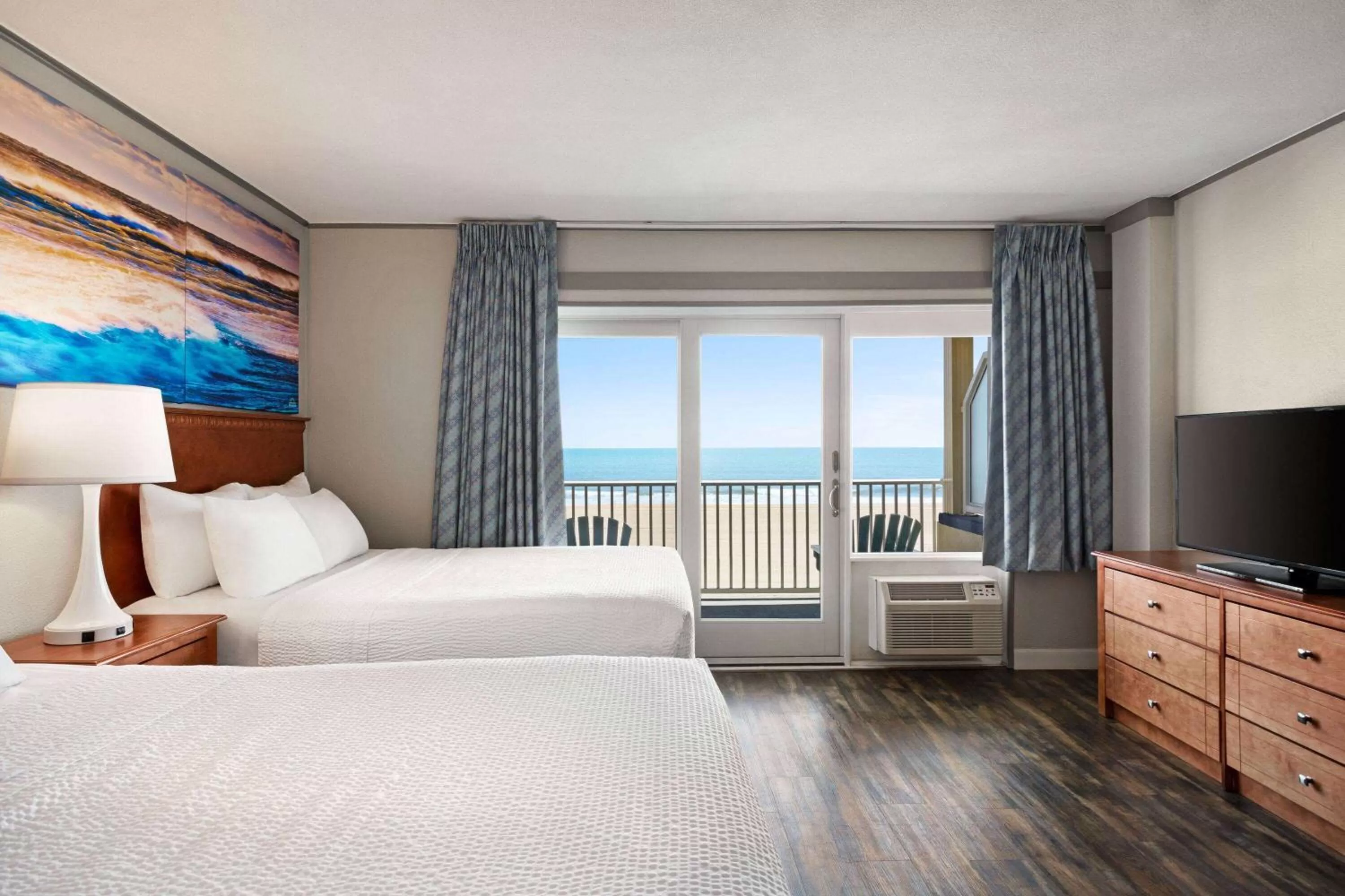 Photo of the whole room, Bed in Days Inn by Wyndham Ocean City Oceanfront