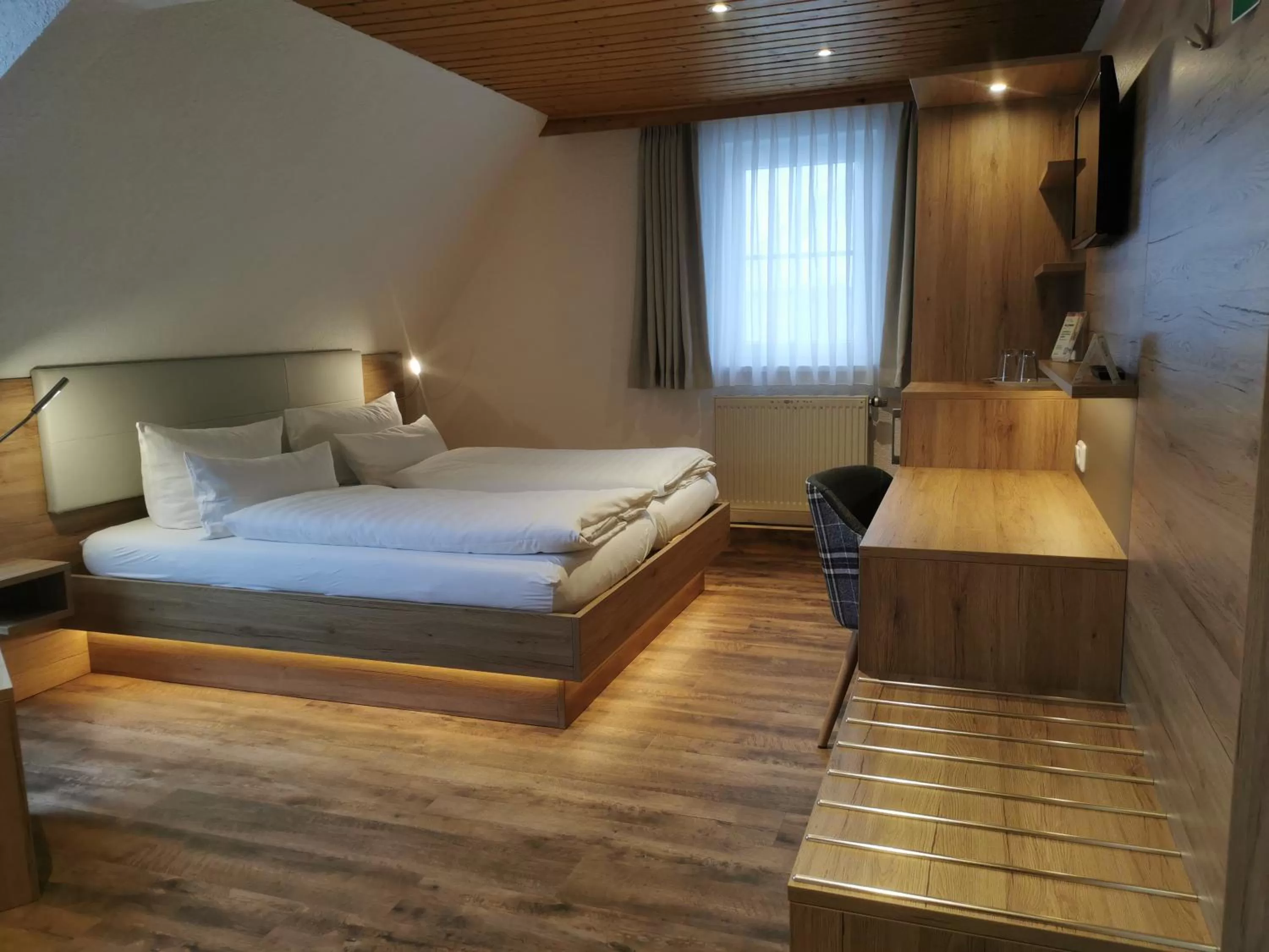 Bedroom, Bed in Hotel Frauensteiner Hof