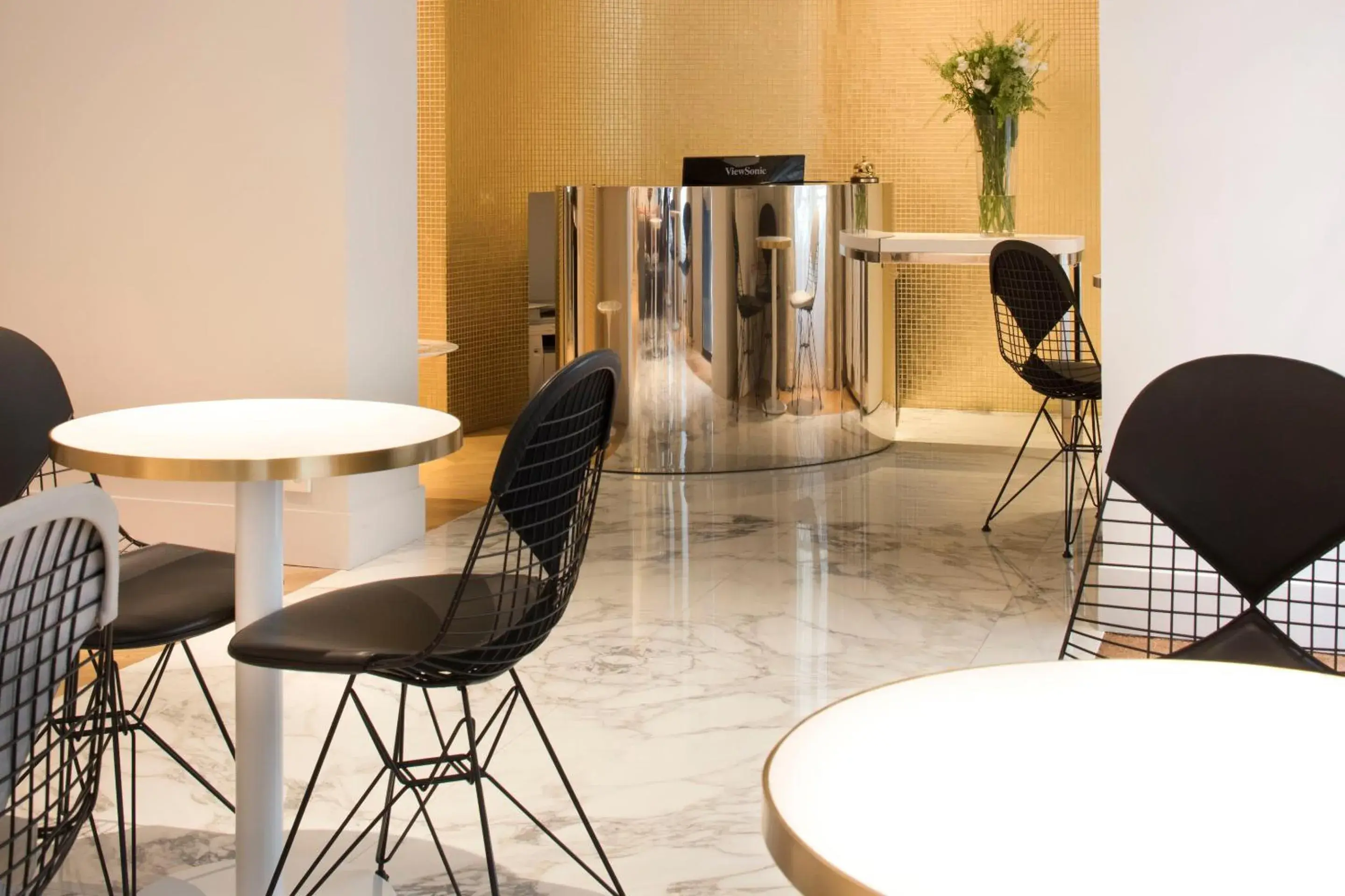 Lobby or reception, Dining Area in Nouvel Hotel Eiffel