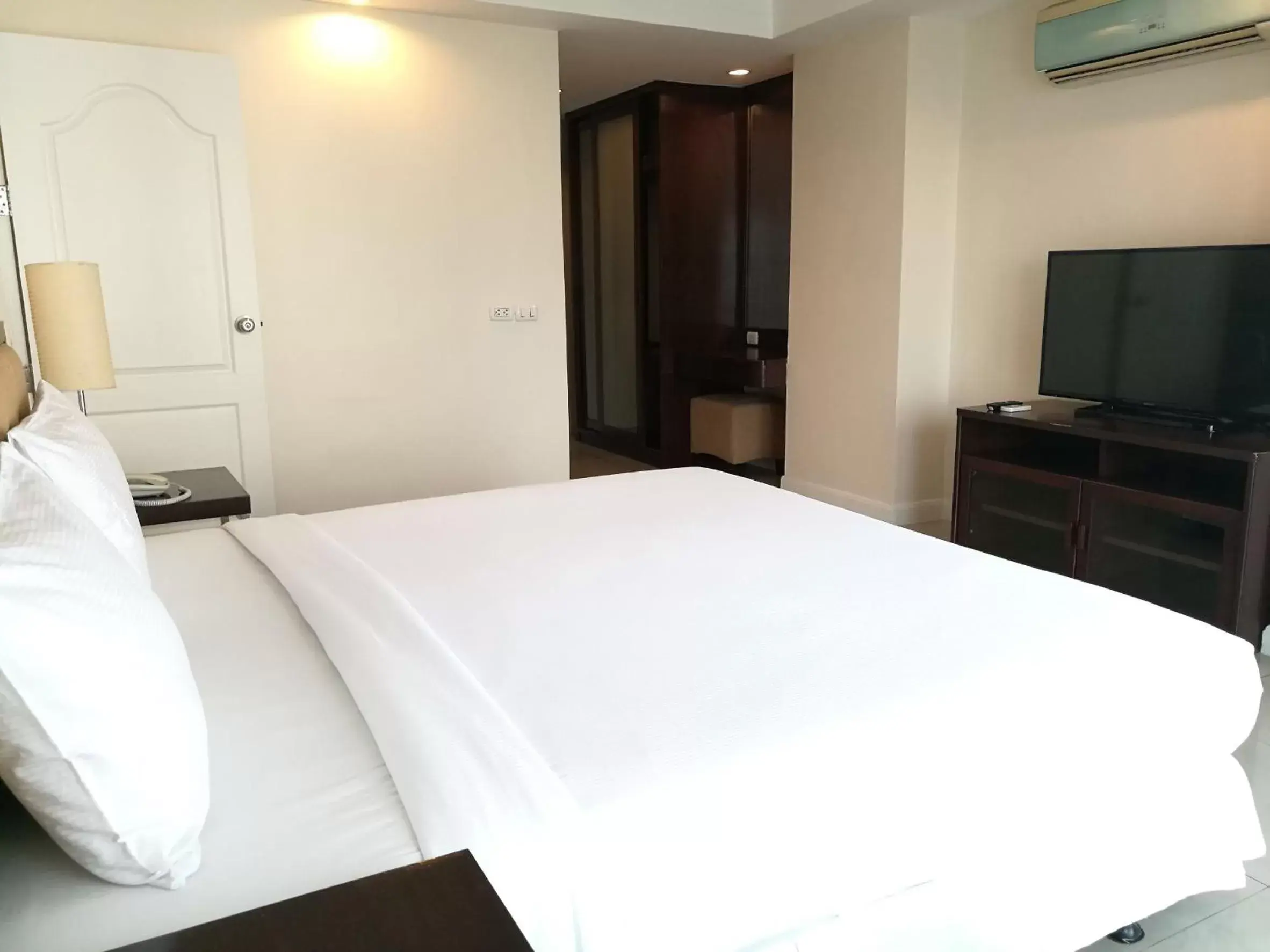 Bed in Romance Hotel Bangna