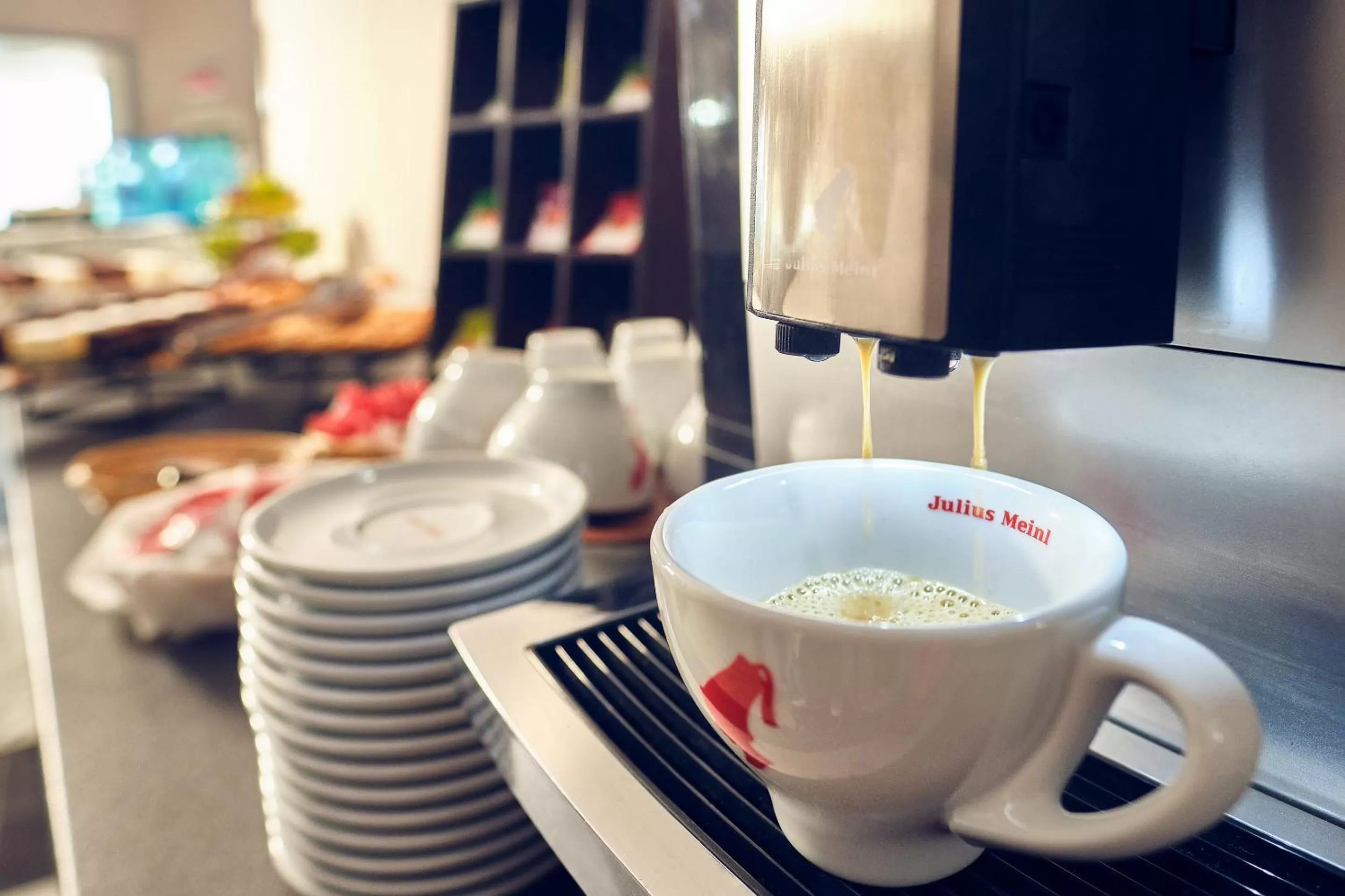 Breakfast in Continental Forum Constanta