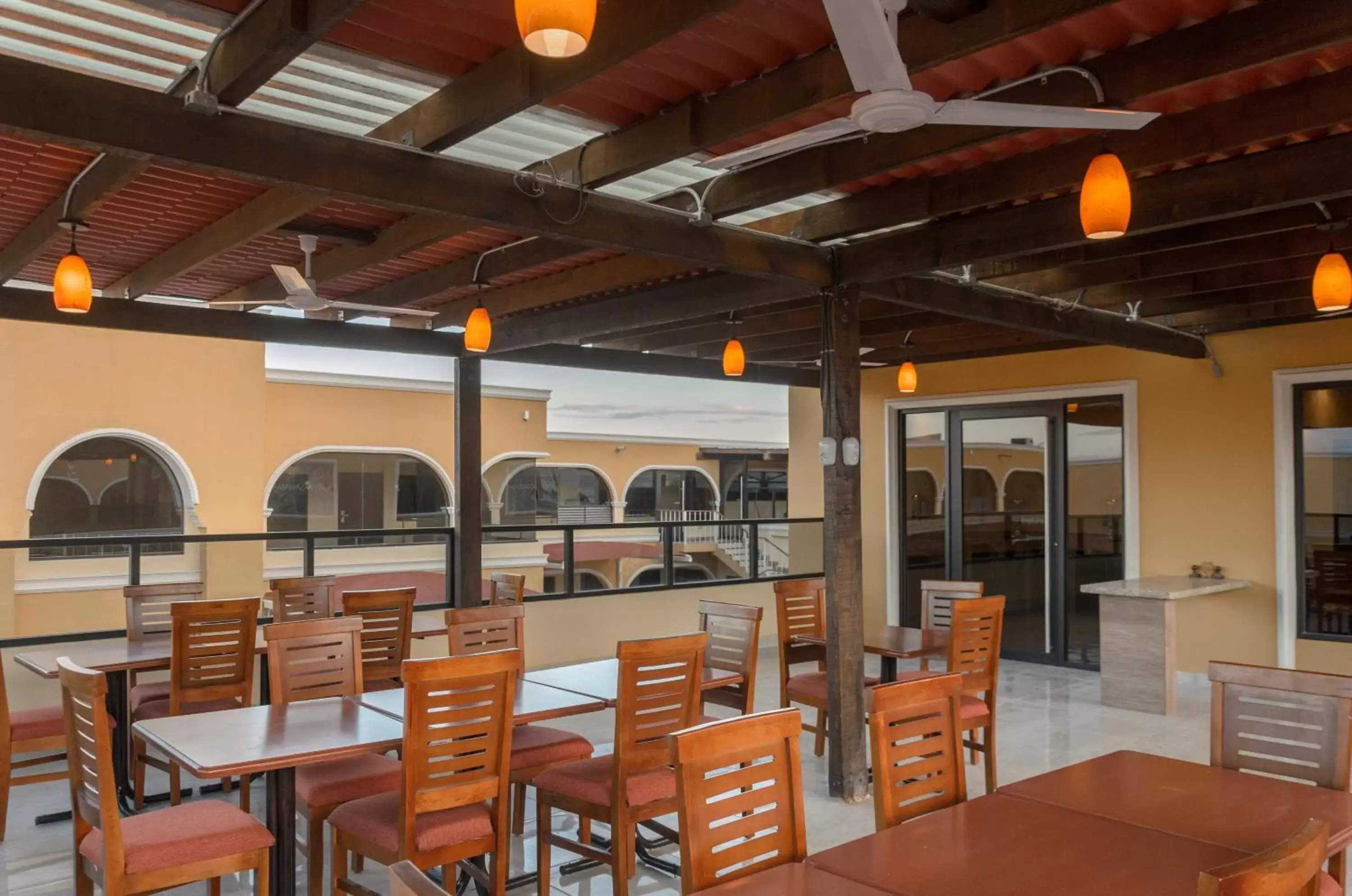Balcony/Terrace, Restaurant/Places to Eat in Hotel San Ignacio Inn
