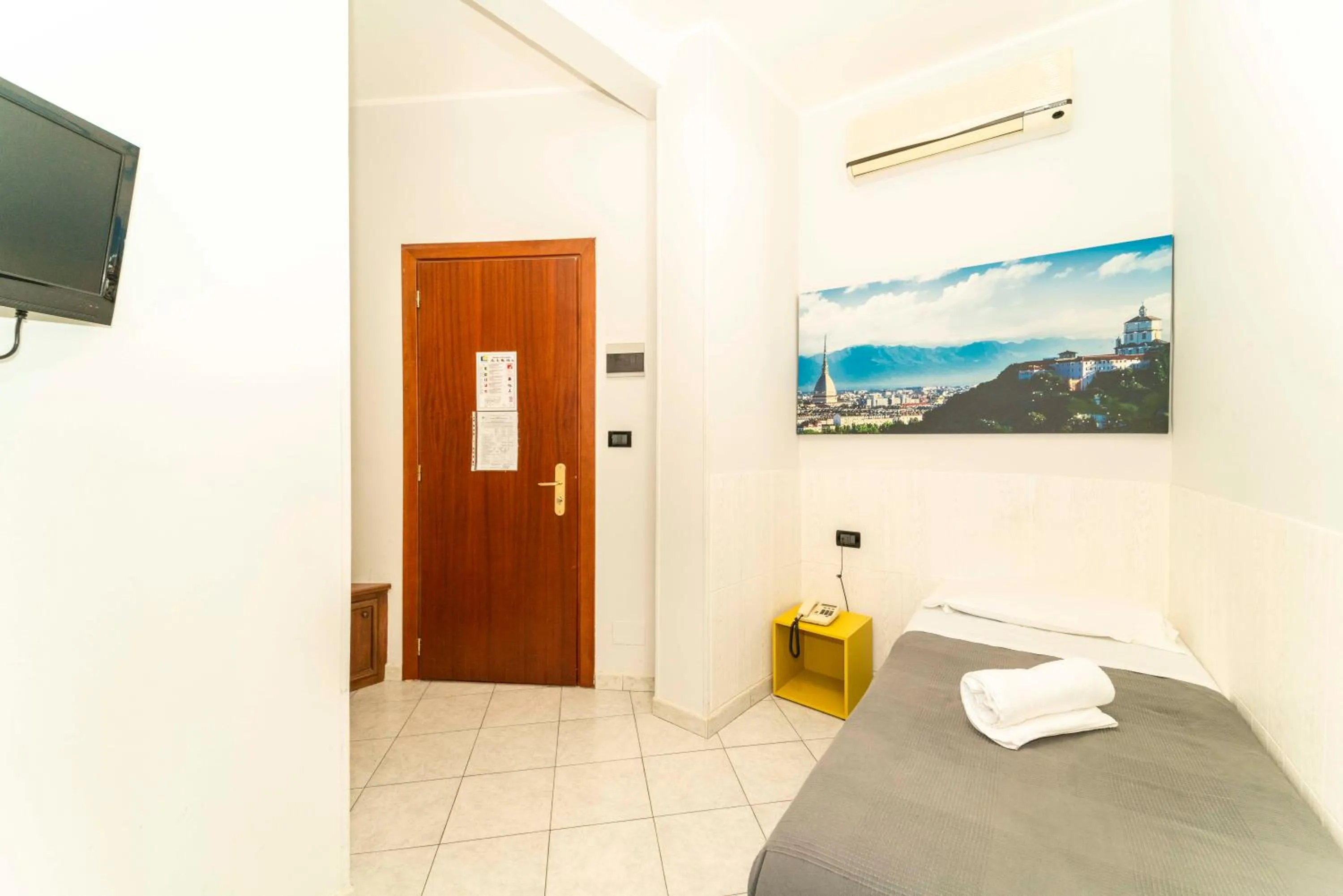 Bed in Hotel Cristallo Torino