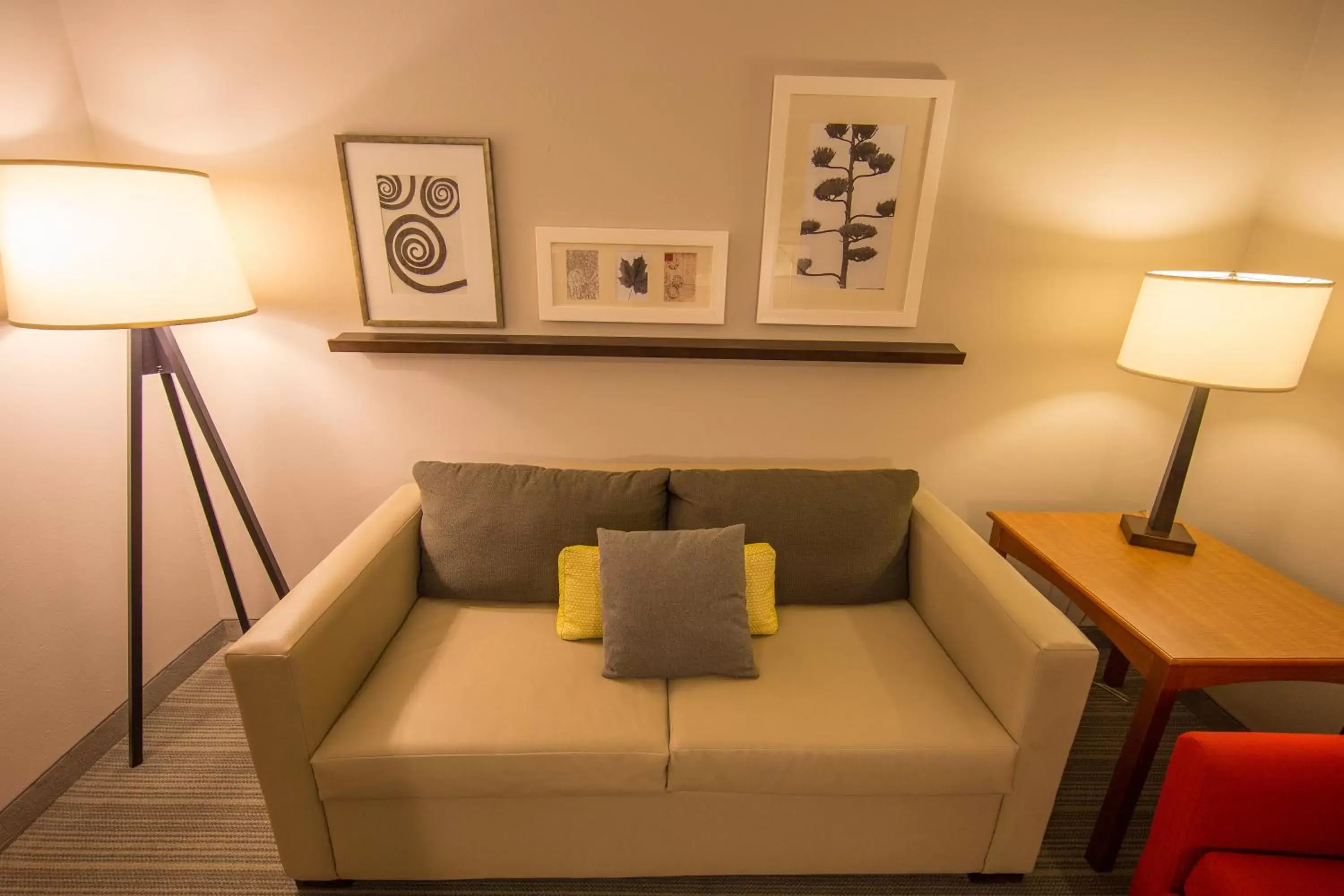 Seating Area in Country Inn & Suites by Radisson, Portage, IN