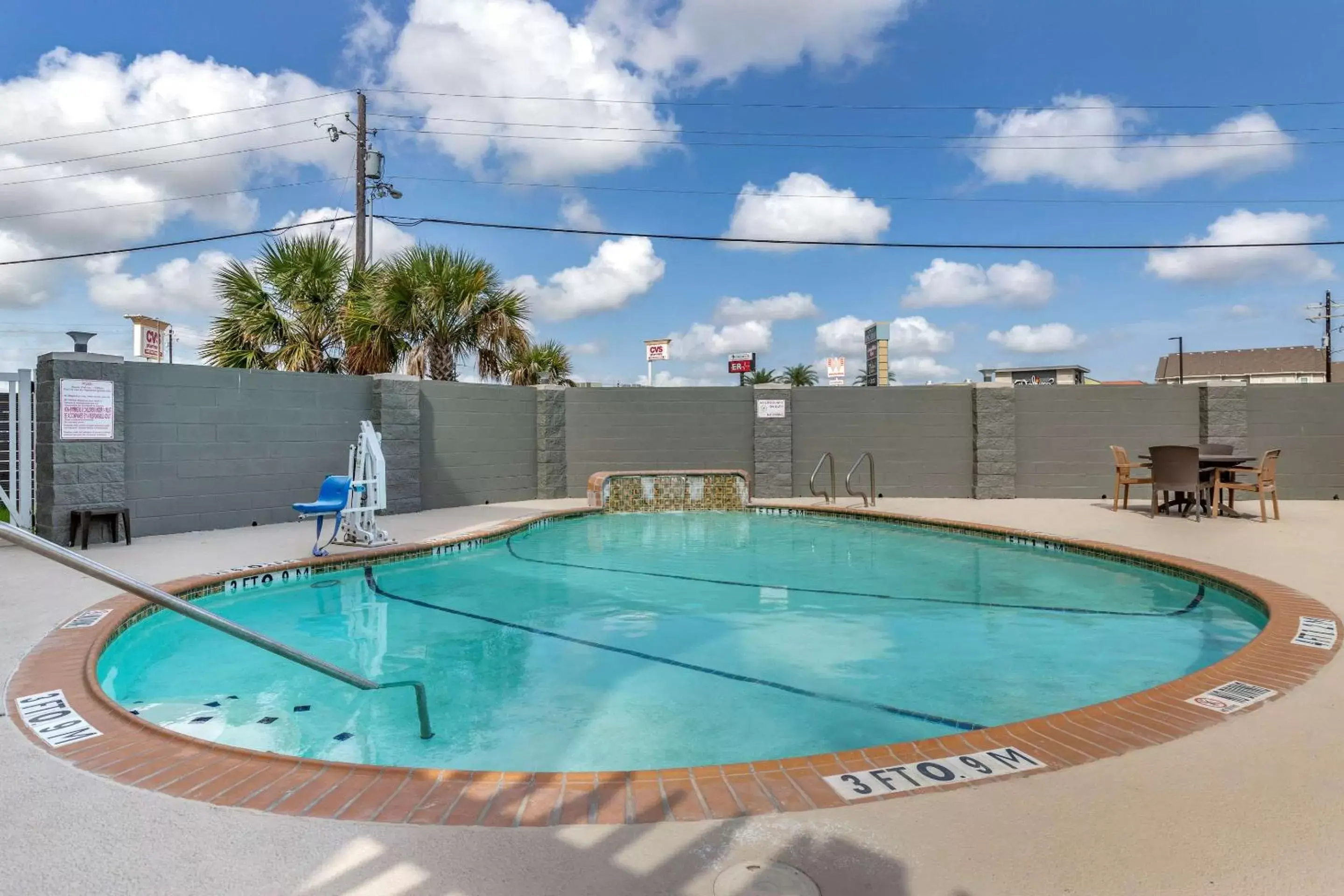 Activities, Swimming Pool in Comfort Suites Near Texas A&M Corpus Christi