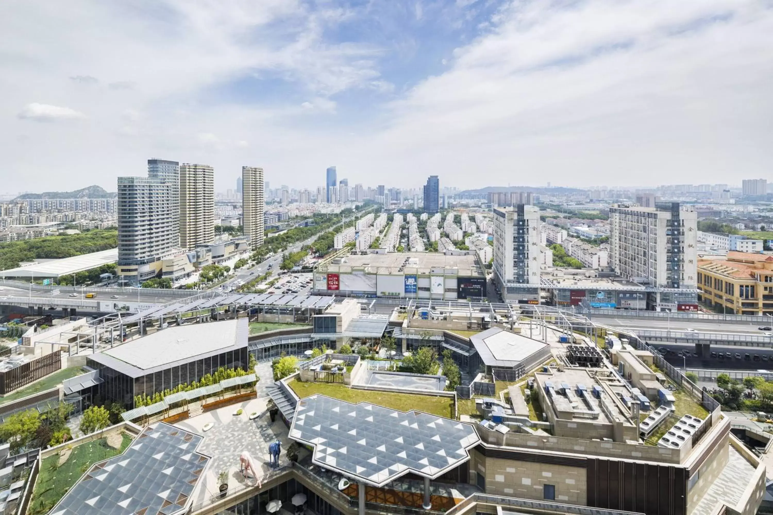 Photo of the whole room, Bird's-eye View in Courtyard by Marriott Suzhou Mudu