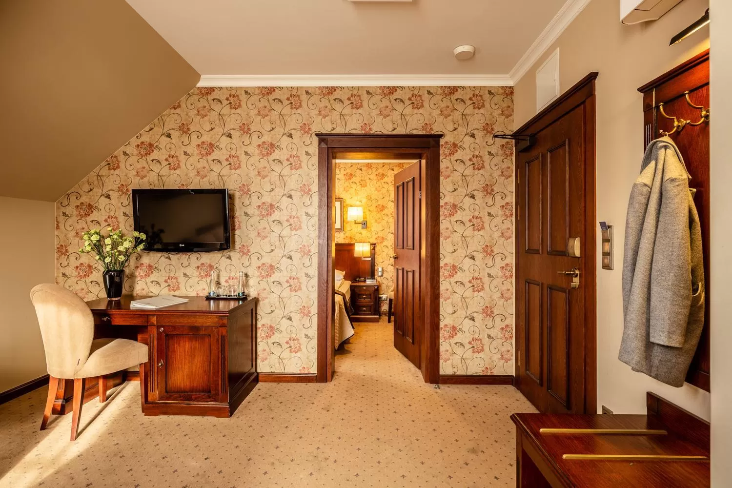 Living room, Bed in Zamek Topacz