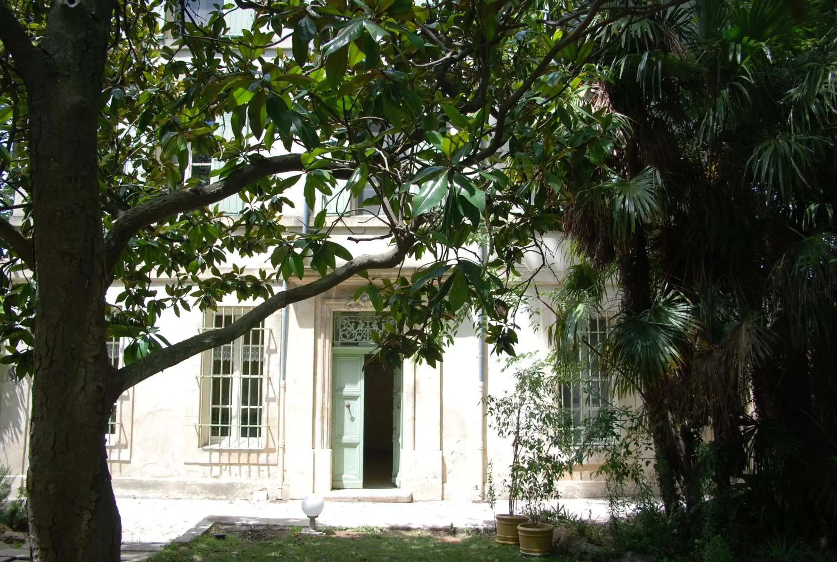 Facade/entrance, Property Building in Château Cornillon