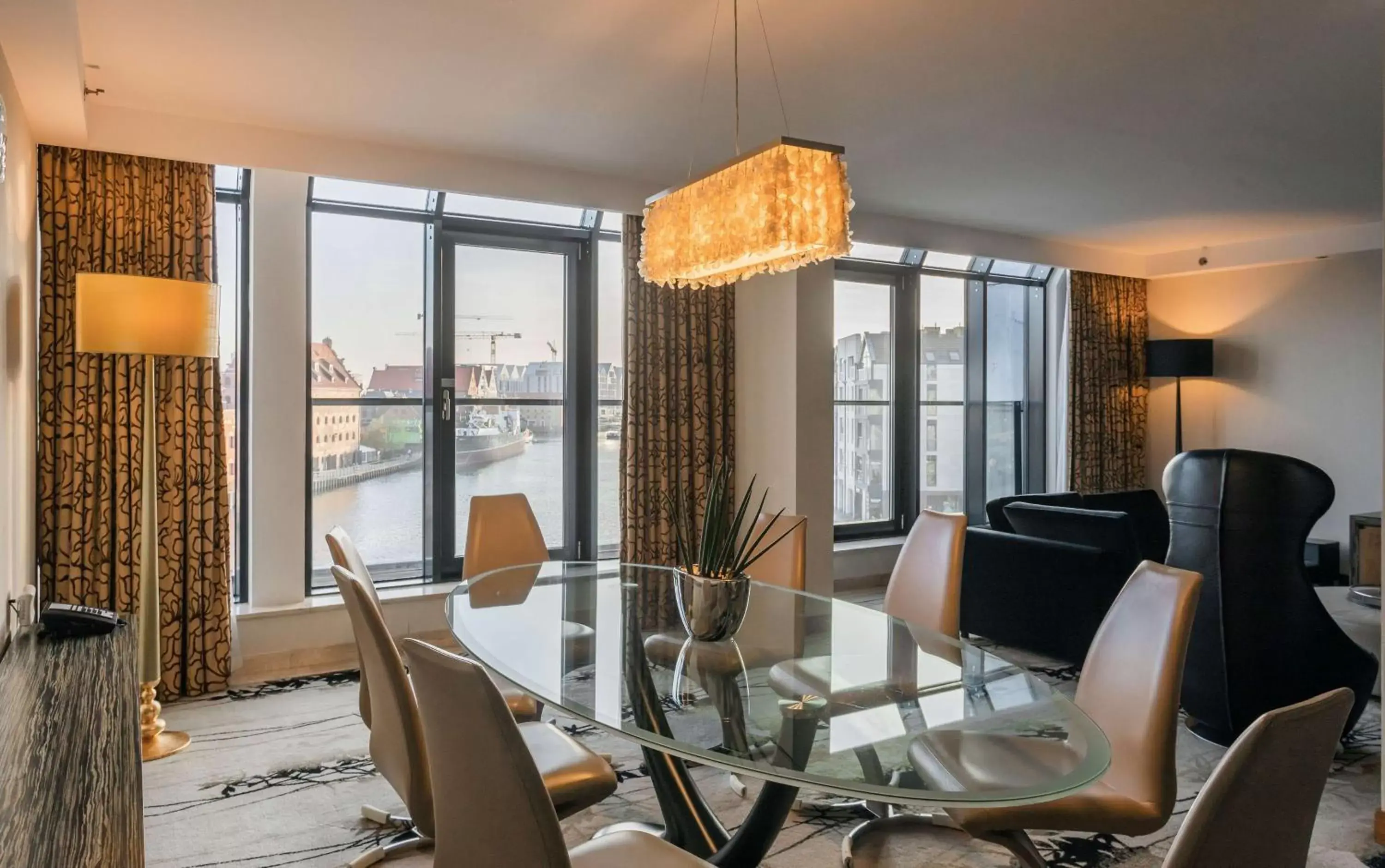 Living room, Dining Area in Hilton Gdansk