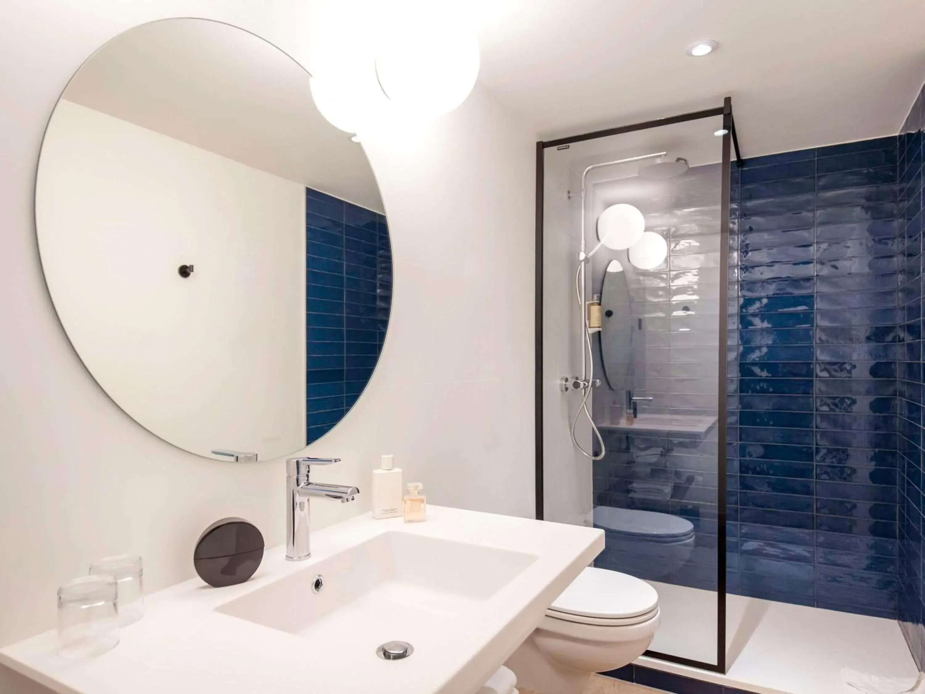 Bathroom in Hotel Marseille Centre Bompard La Corniche