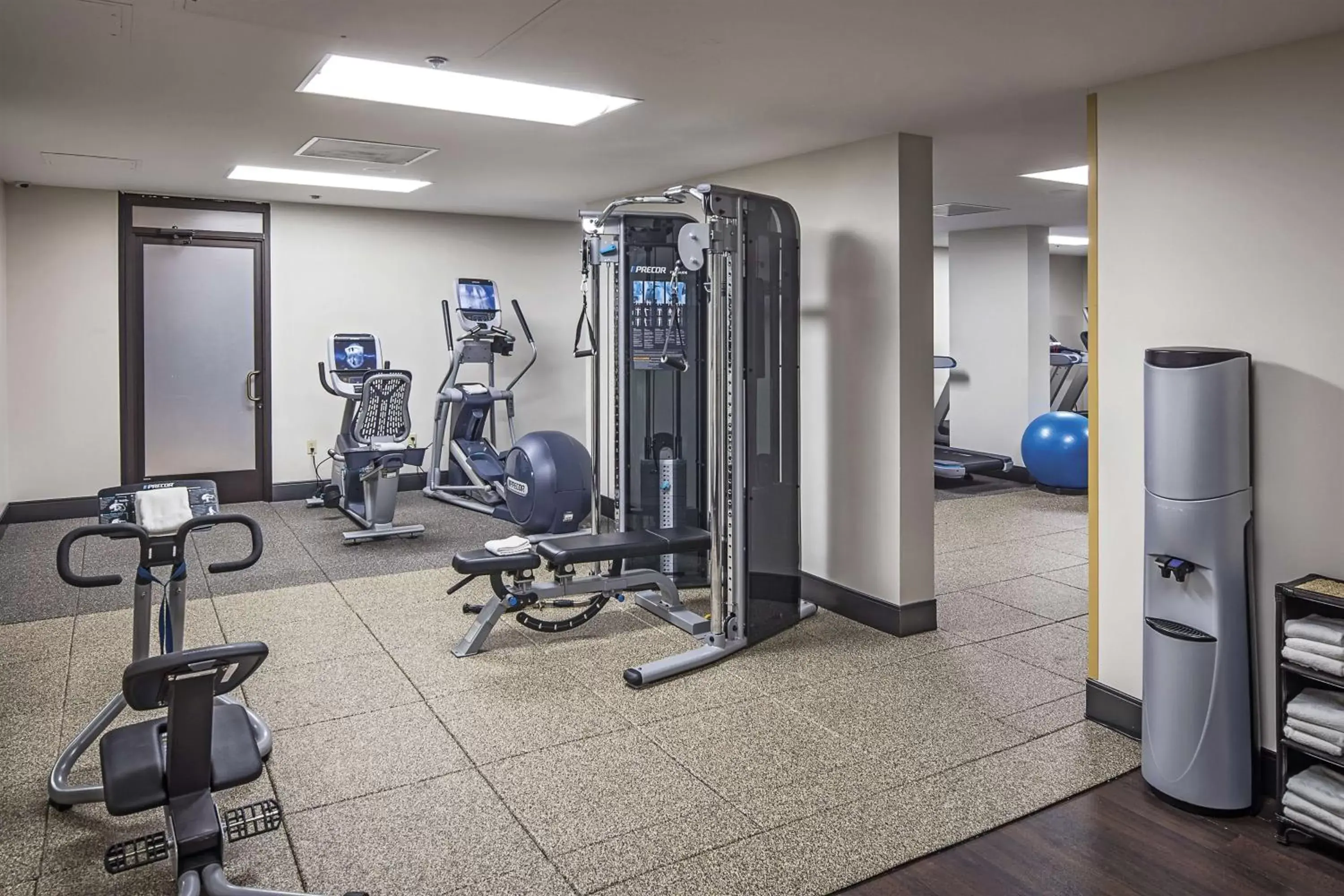 Fitness centre/facilities in Hilton Sacramento Arden West Fitness centre/facilities in Hilton Sacramento Arden West